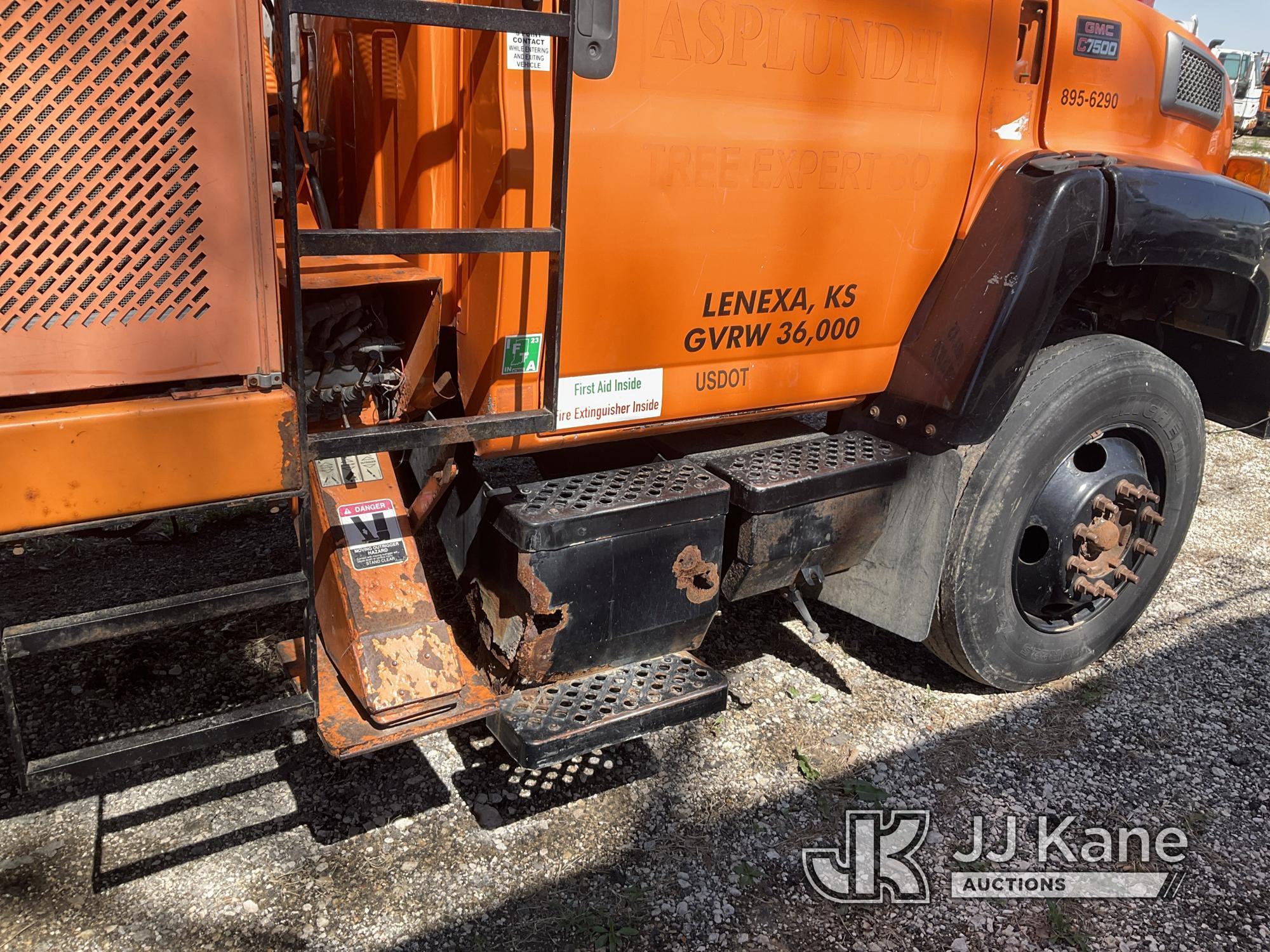 (Kansas City, MO) Altec LRV55, Over-Center Bucket Truck mounted behind cab on 2006 GMC C7500 Chipper