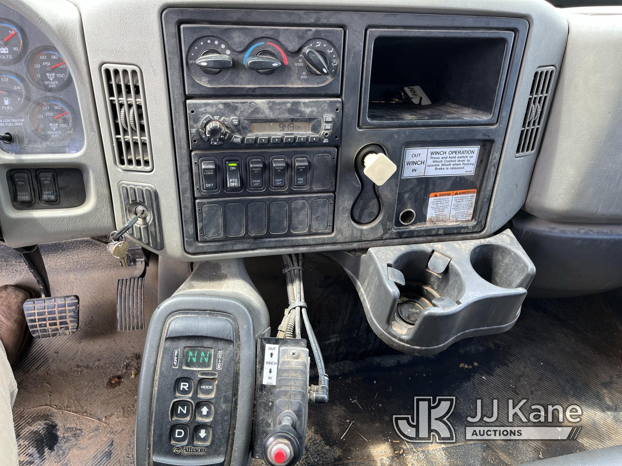 (Paris, TN) Terex Commander C4047, Digger Derrick rear mounted on 2014 International 7400 Utility Tr