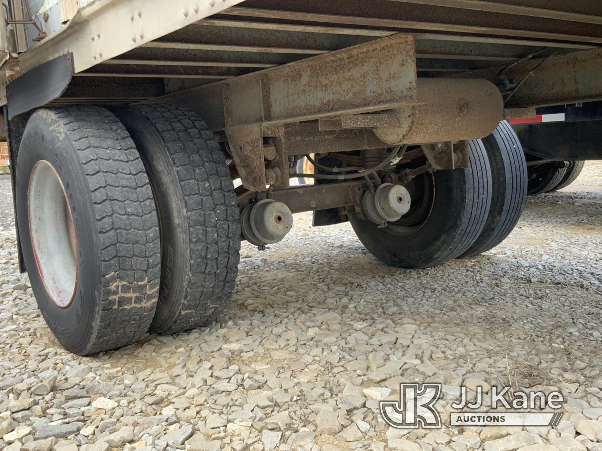 (Tipton, MO) 1985 Fruehauf Van Body Trailer