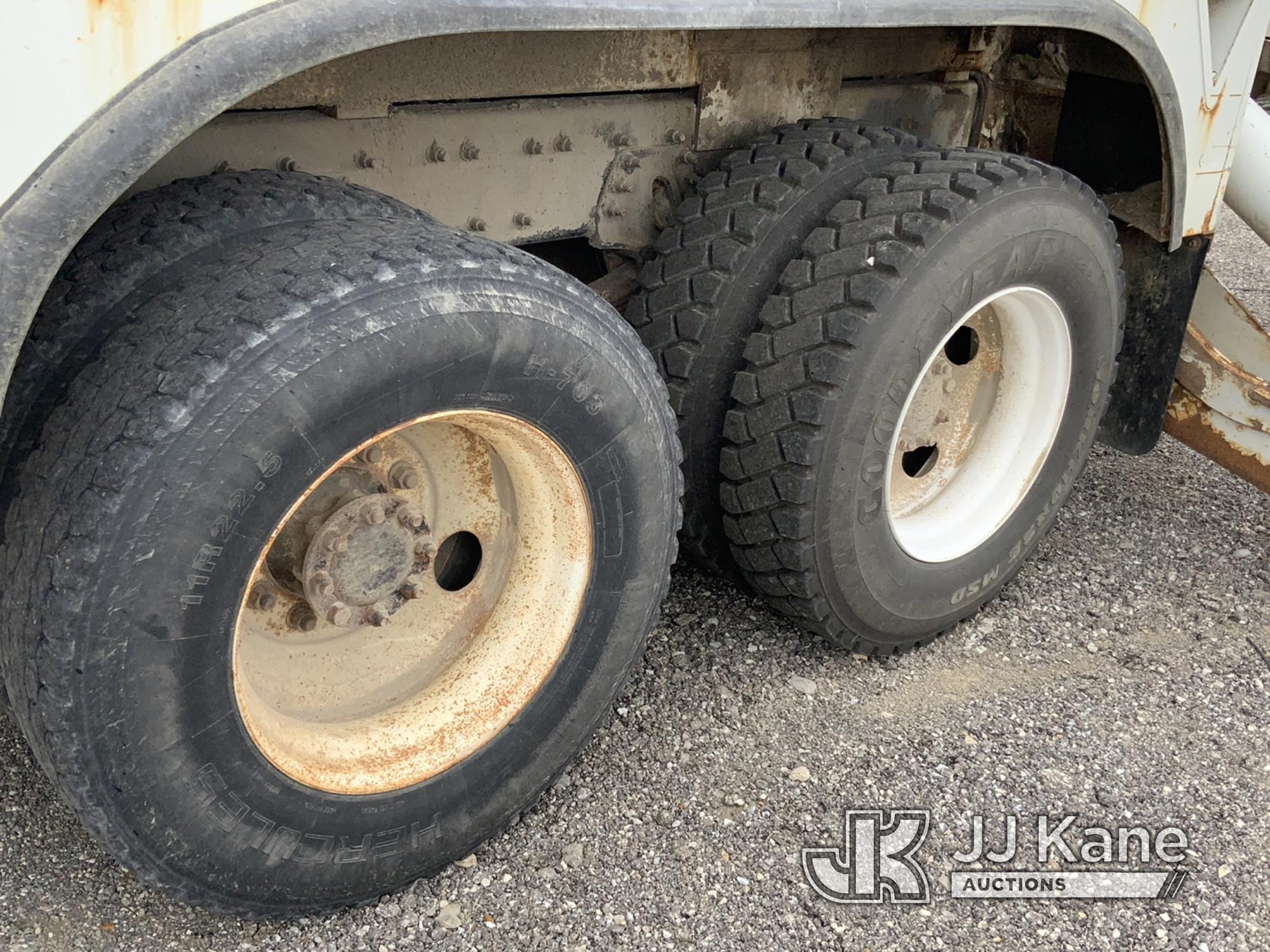 (Tipton, MO) Altec D4065A-TR, Digger Derrick rear mounted on 2008 International 7400 T/A Utility Tru