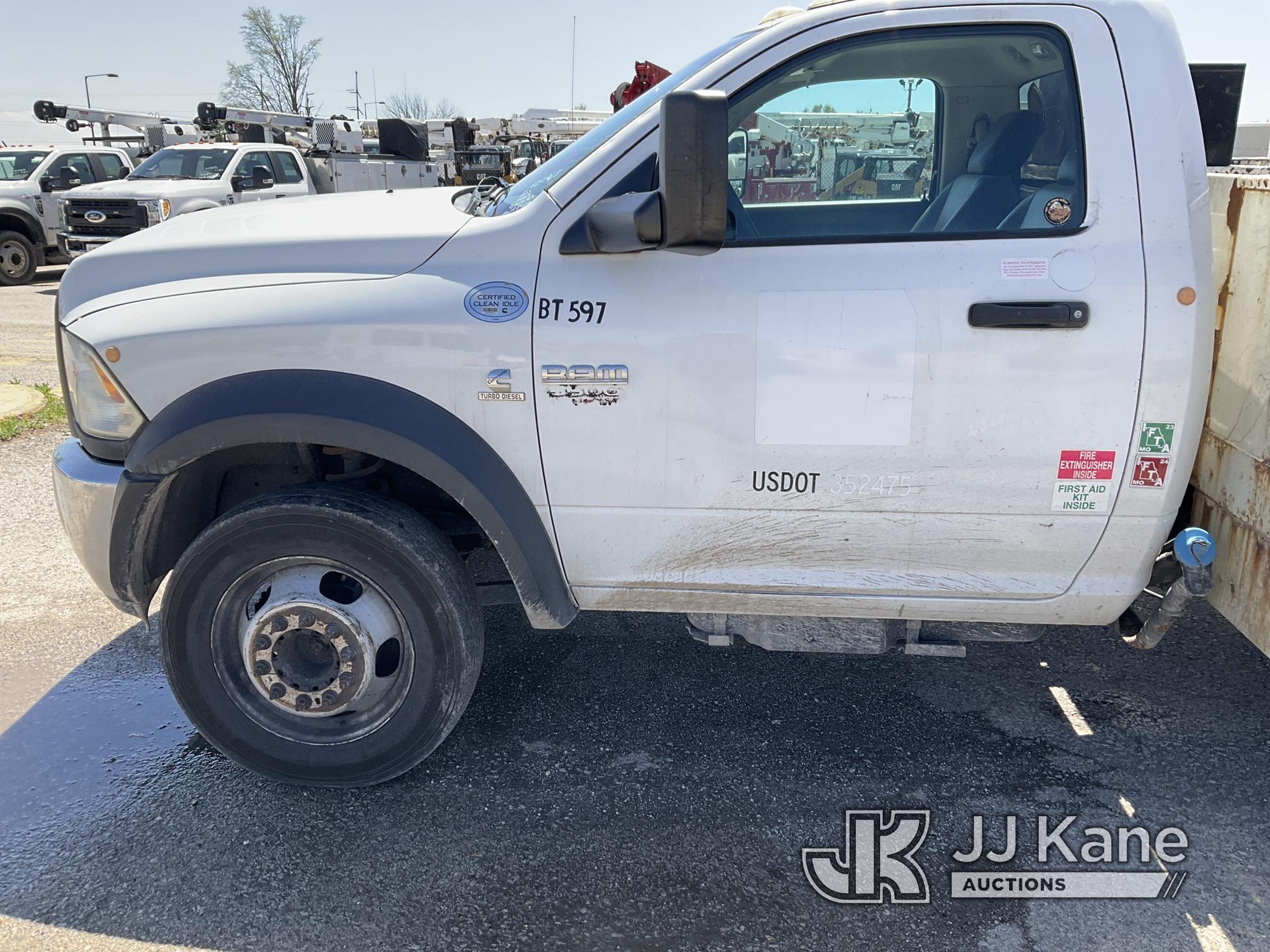 (Kansas City, MO) Versalift SST37, Articulating & Telescopic Bucket center mounted on 2012 Dodge 550