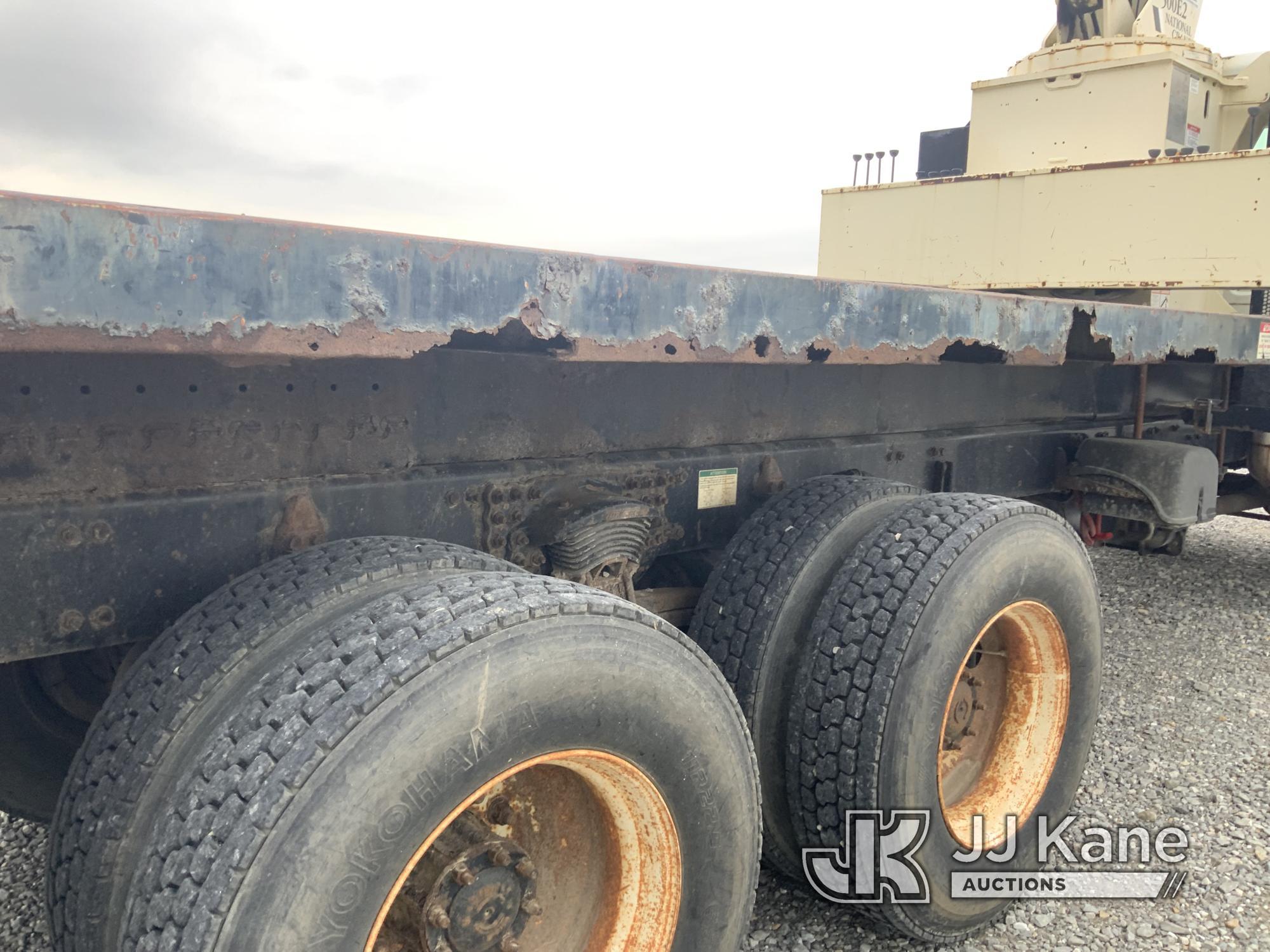 (Hawk Point, MO) National 500E2 Series 571E2, Hydraulic Crane mounted behind cab on 2007 Freightline