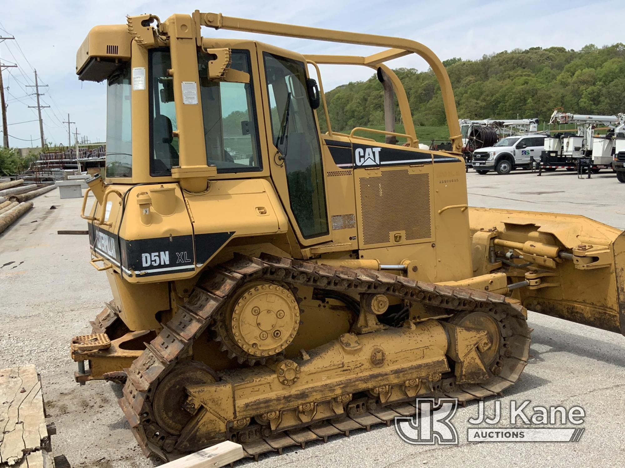 (Riverside, MO) 2005 Caterpillar D5NXL Crawler Tractor Runs and Operates. 10 ft. blade