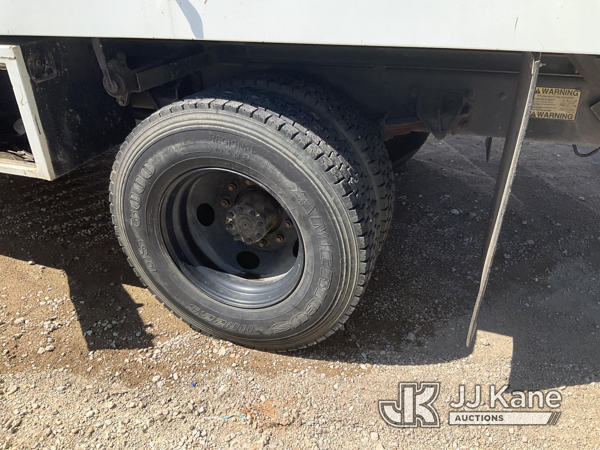 (Waxahachie, TX) 2013 Ford F750 Chipper Dump Truck Not Running, Condition Unknown, Body Damage) (Sel