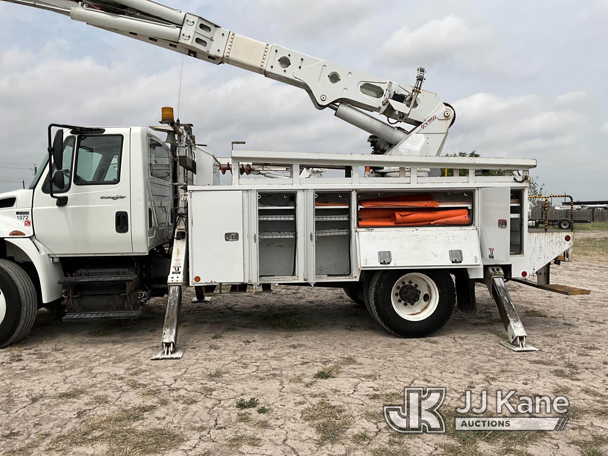 (Weslaco, TX) Altec AM55, Over-Center Material Handling Bucket Truck rear mounted on 2012 Internatio