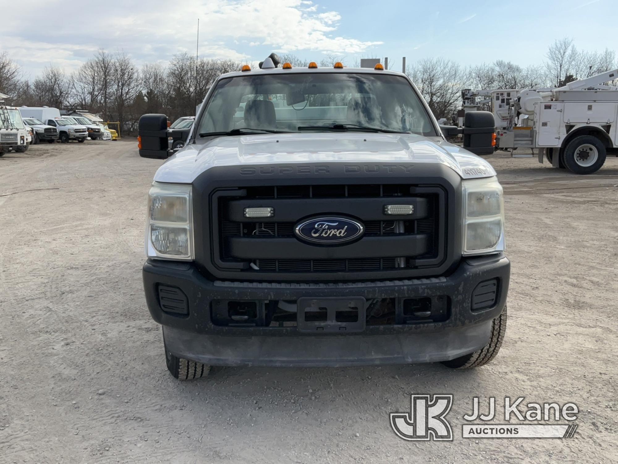 (Des Moines, IA) 2012 Ford F350 4x4 Extended-Cab Enclosed Service Truck Runs and Moves