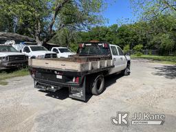 (San Antonio, TX) 2015 Chevrolet Silverado 2500HD Crew-Cab Flatbed Truck Runs & Moves) (Upper Oil Pa