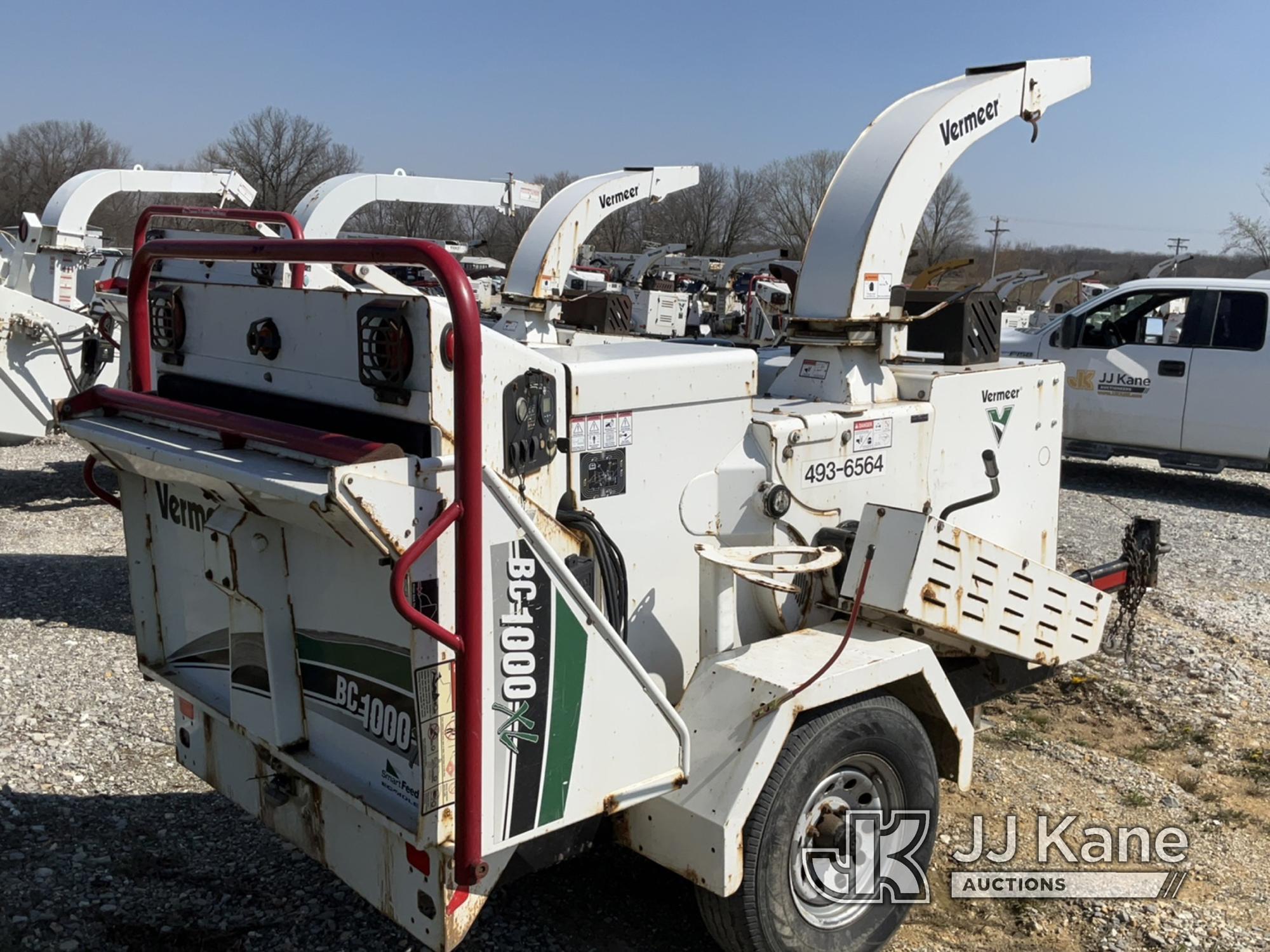 (Hawk Point, MO) 2016 Vermeer BC1000XL Chipper (12in Drum) No Title) (Runs & Operates)(Rust Damage)(