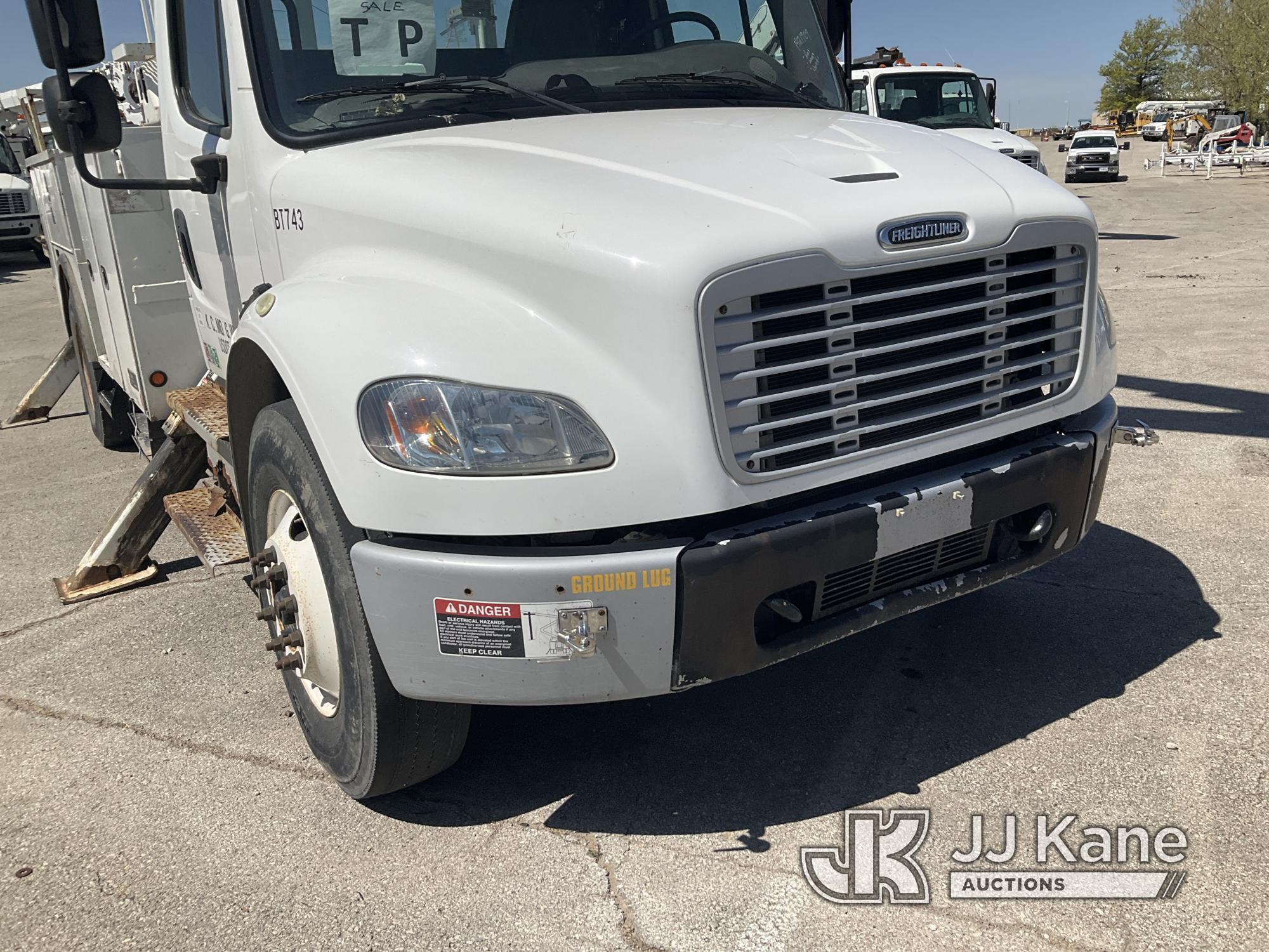 (Kansas City, MO) Altec AA755-MH, Articulating Material Handling Bucket Truck rear mounted on 2014 F