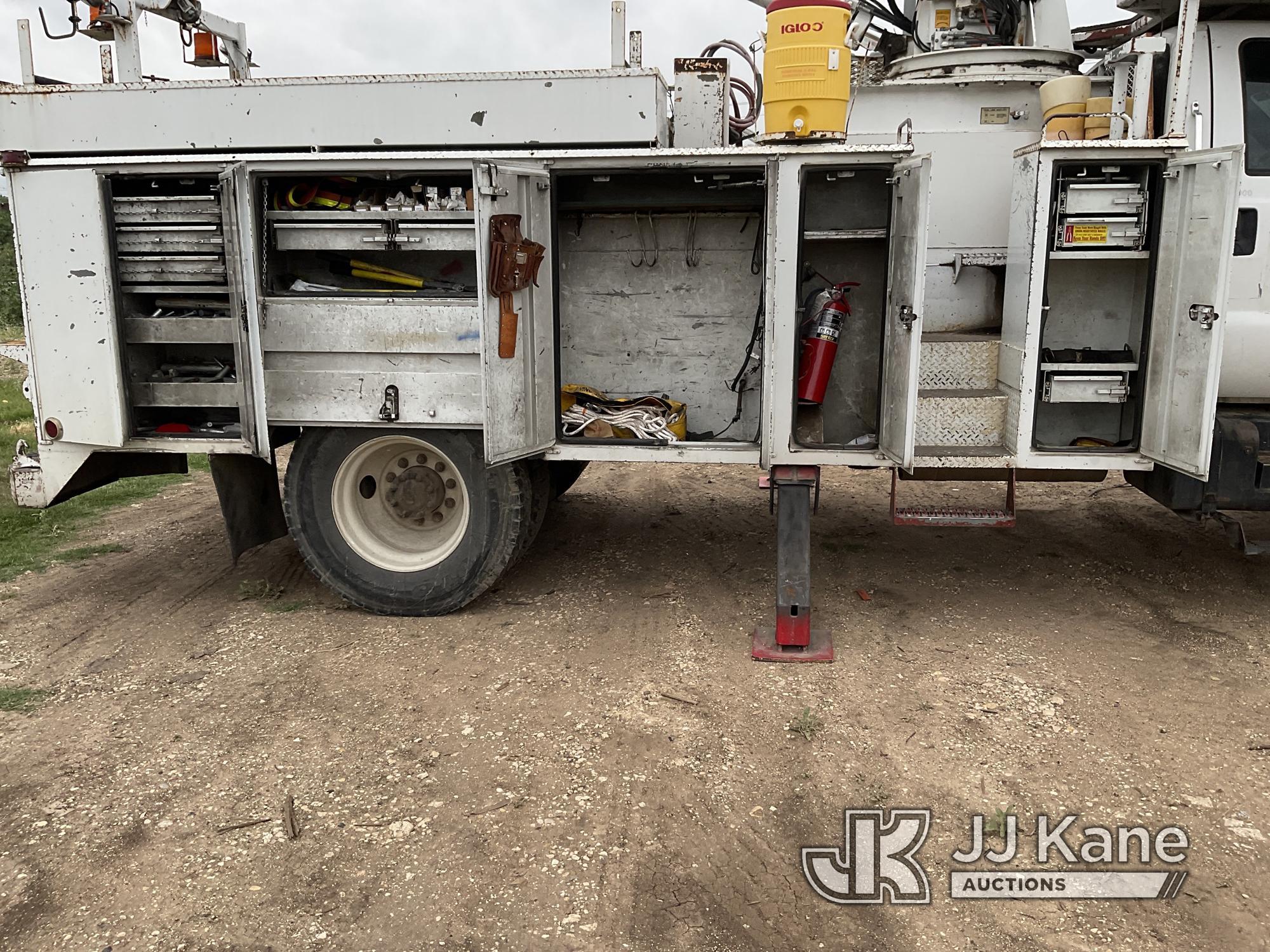 (San Antonio, TX) HiRanger 5FC-55, Bucket mounted behind cab on 2002 Ford F750 Utility Truck Runs, M