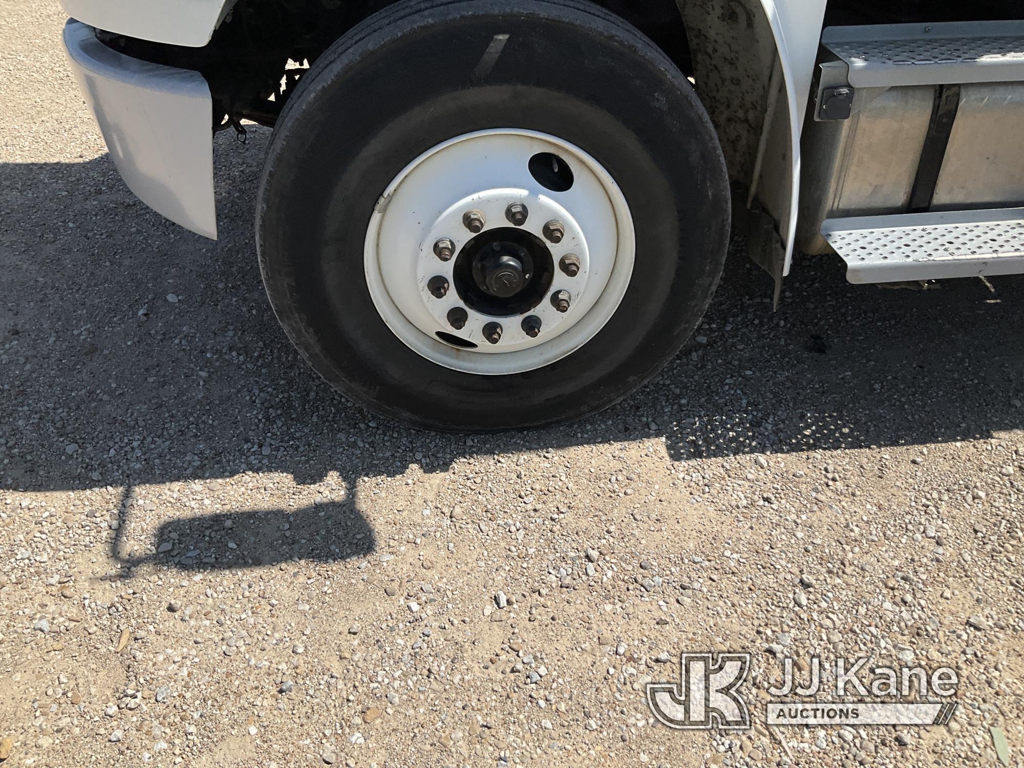 (Waxahachie, TX) Altec DC47TR, Digger Derrick rear mounted on 2018 Freightliner M2 106 Utility Truck