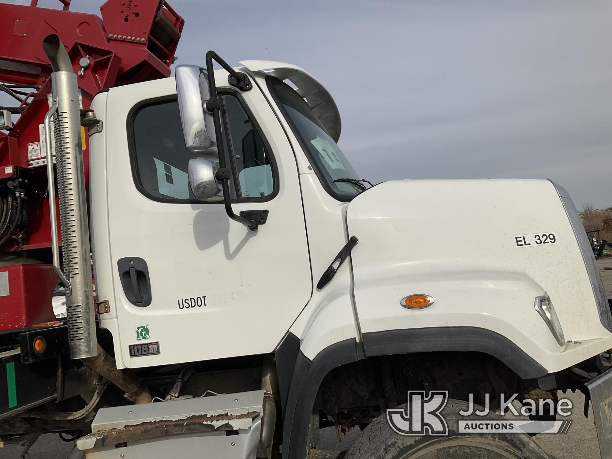 (Kansas City, MO) Elliott H110F, Telescopic Non-Insulated Sign Crane/Platform Lift mounted behind ca