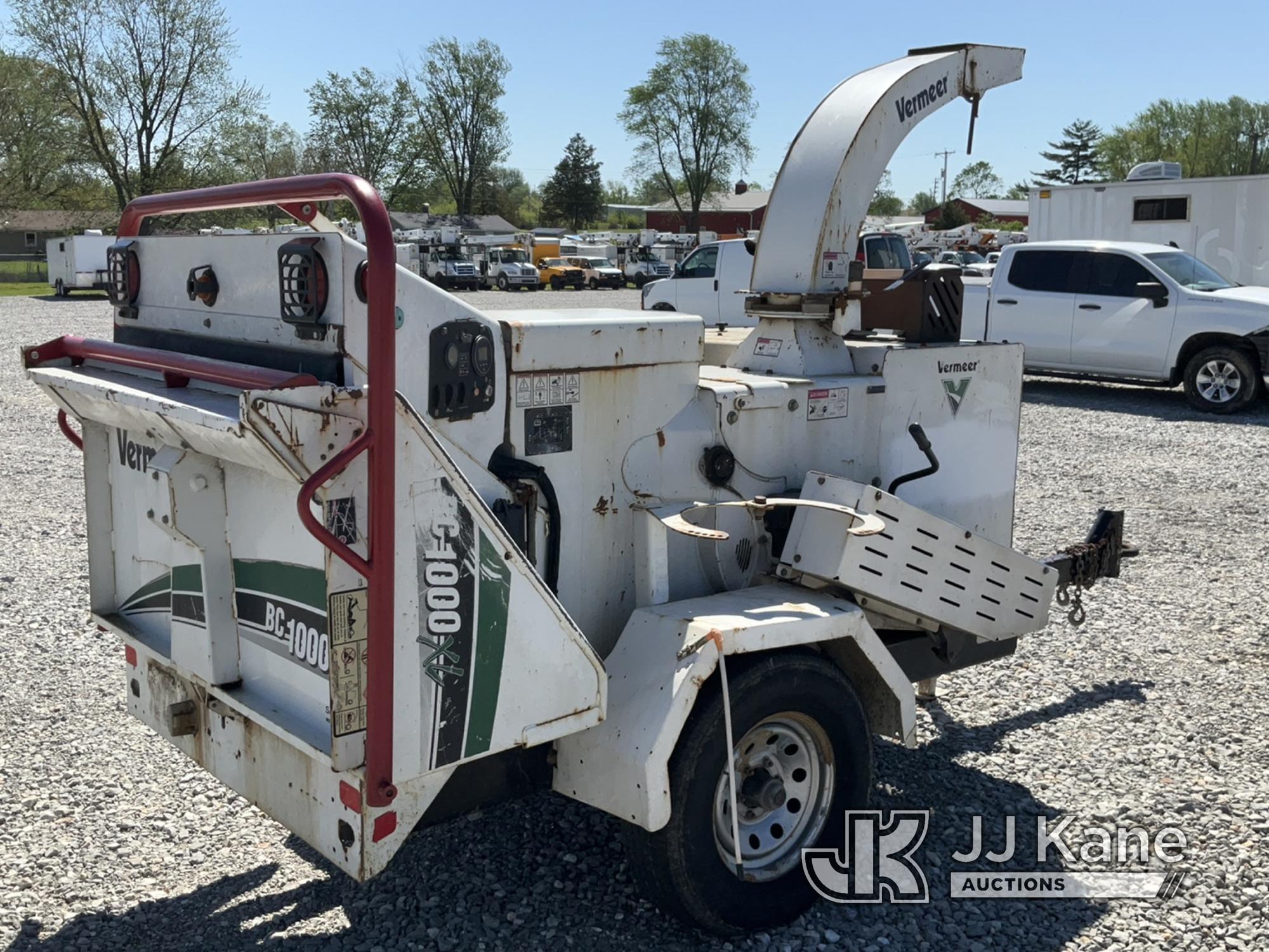 (Hawk Point, MO) 2015 Vermeer BC1000XL Chipper (12in Drum) Runs & Operates