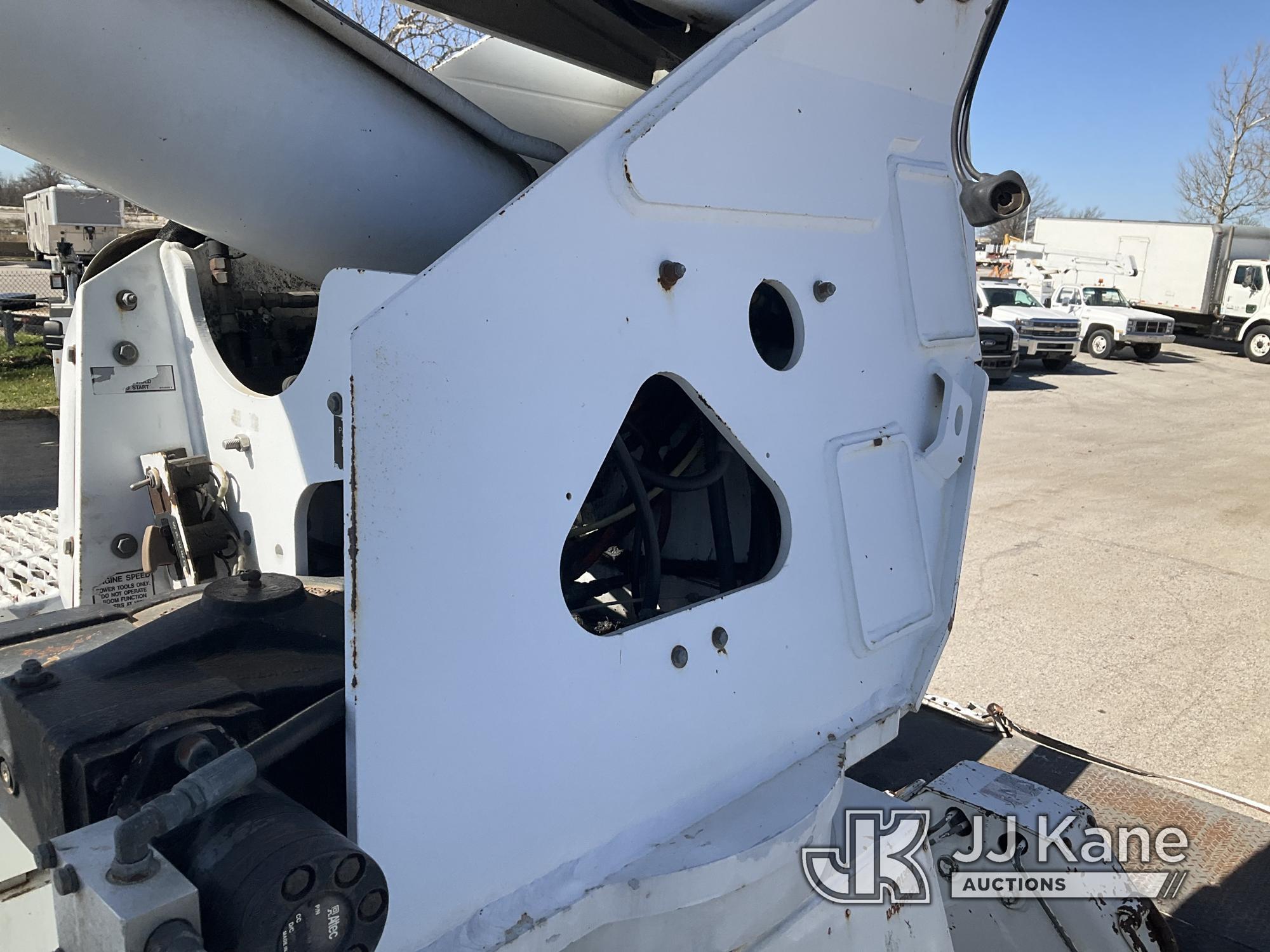 (Kansas City, MO) Altec AM650-MH, Over-Center Material Handling Bucket Truck rear mounted on 2006 Ch