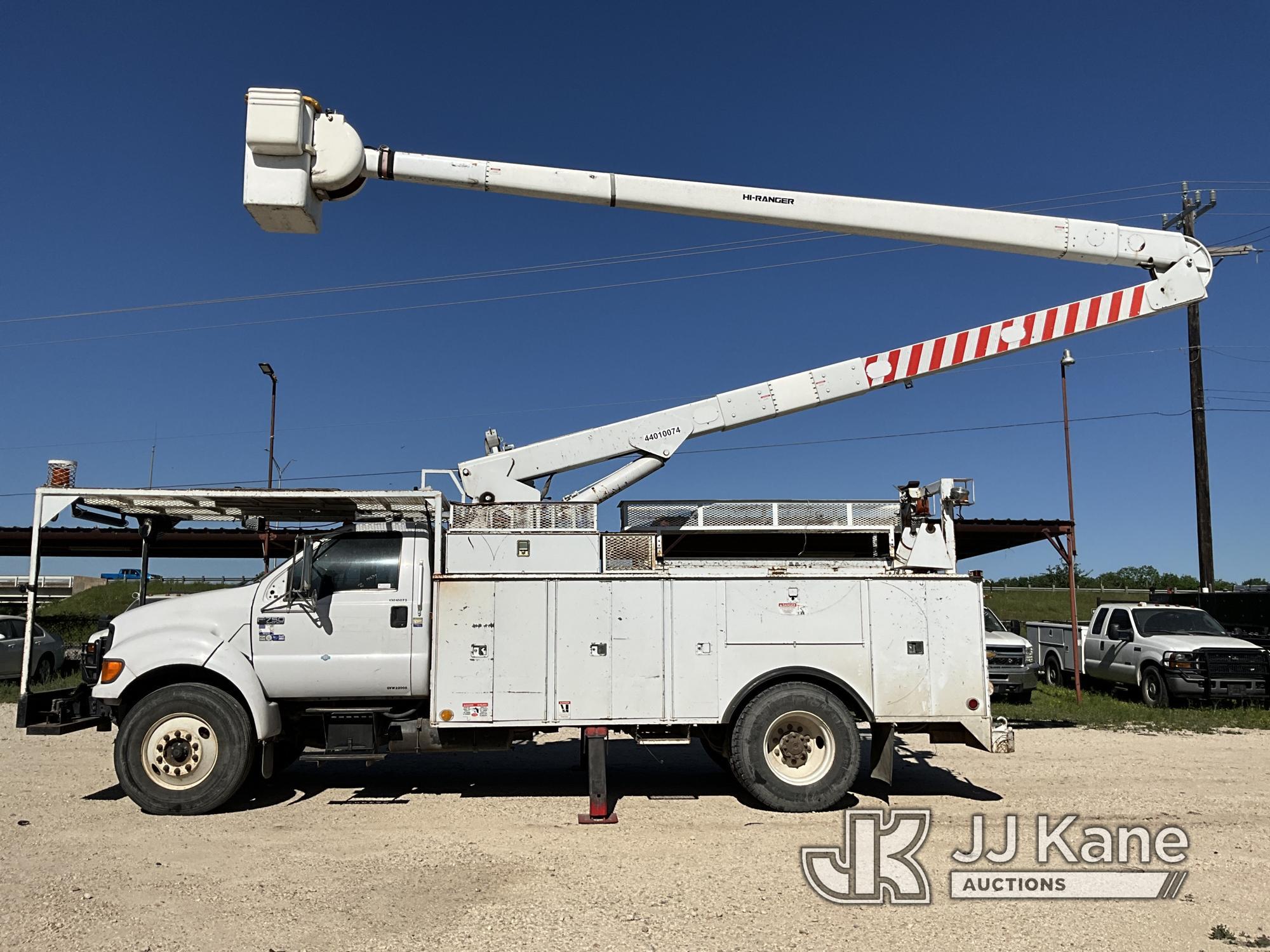 (San Antonio, TX) Terex/Telelect HiRanger 5FC-55, Bucket mounted behind cab on 2002 Ford F750 Utilit