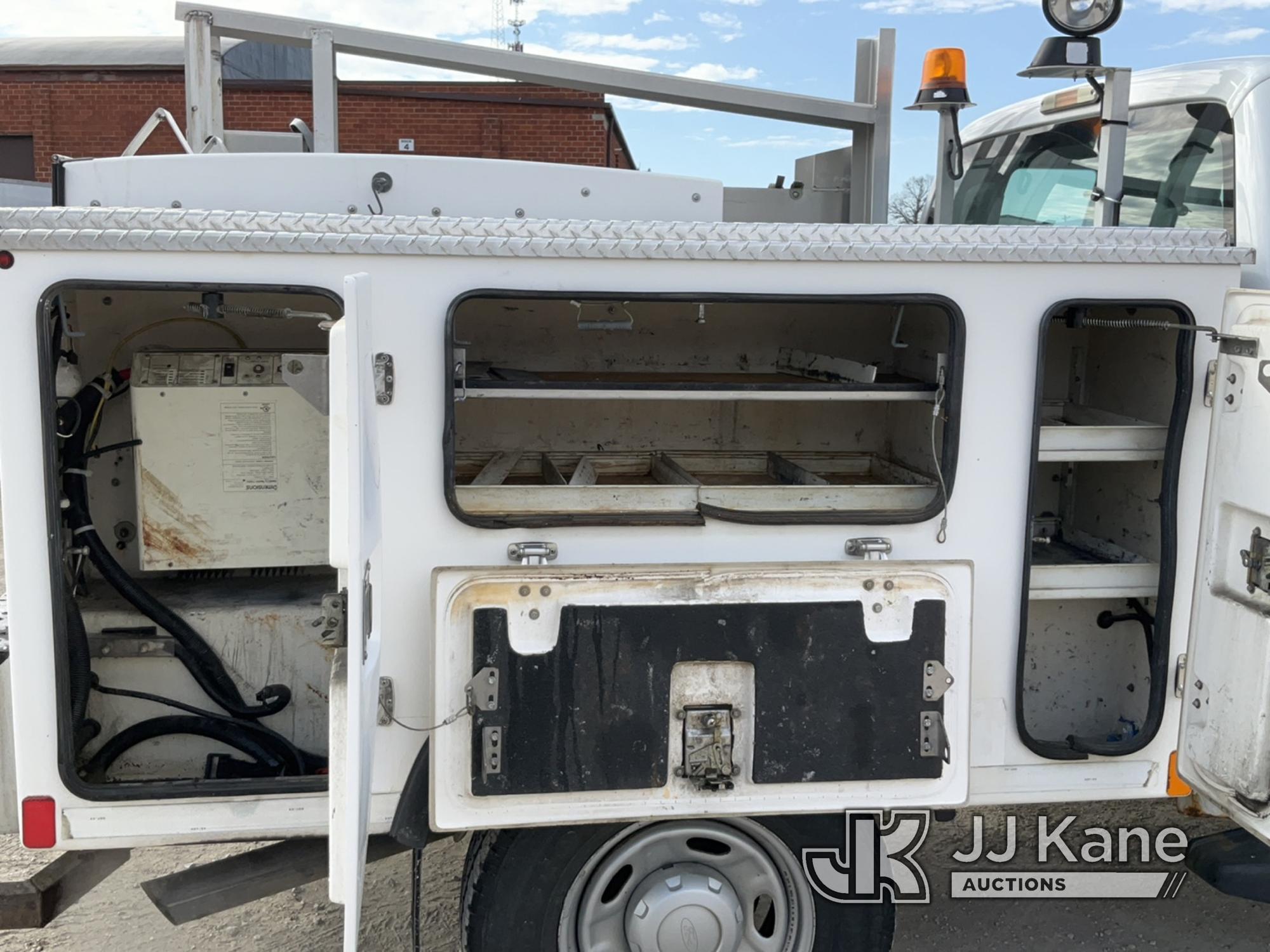 (Des Moines, IA) 2012 Ford F350 4x4 Extended-Cab Enclosed Service Truck Runs and Moves