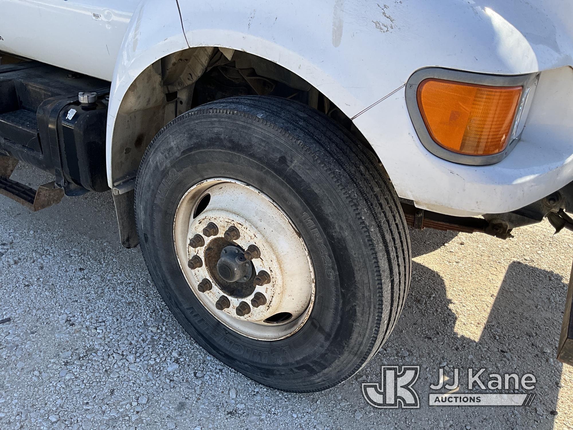 (San Antonio, TX) Terex/Telelect HiRanger 5FC-55, Bucket mounted behind cab on 2002 Ford F750 Utilit