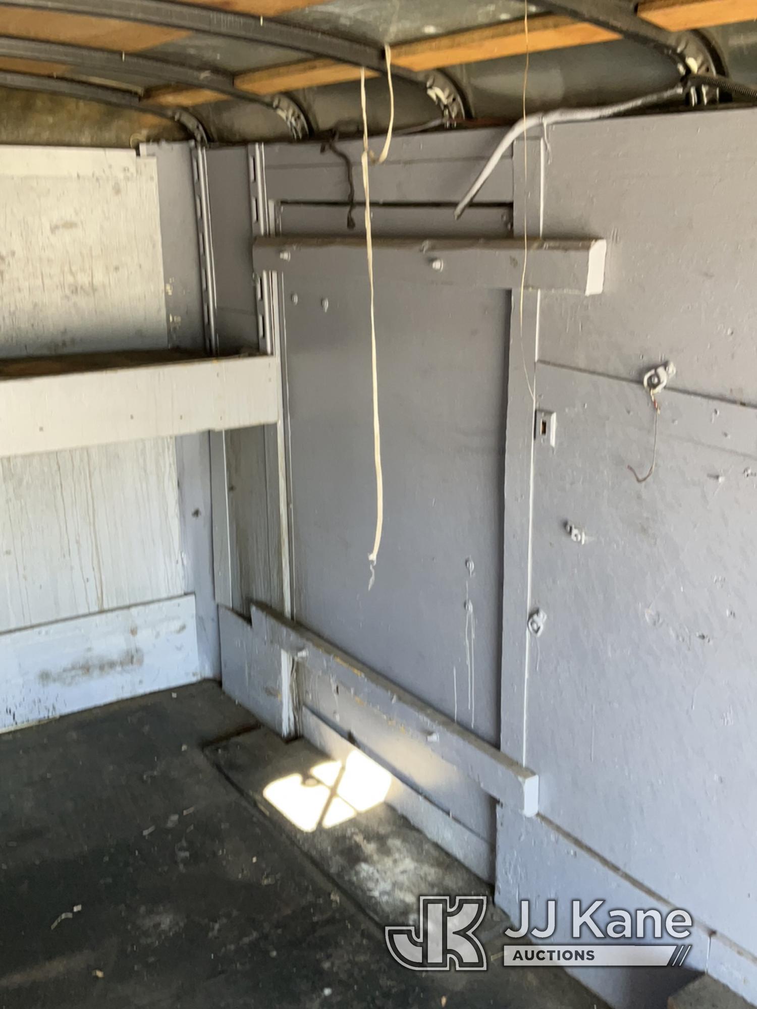 (South Beloit, IL) 2006 Royal Cargo, LLC T/A Enclosed Cargo Trailer Side Door Does Not Work