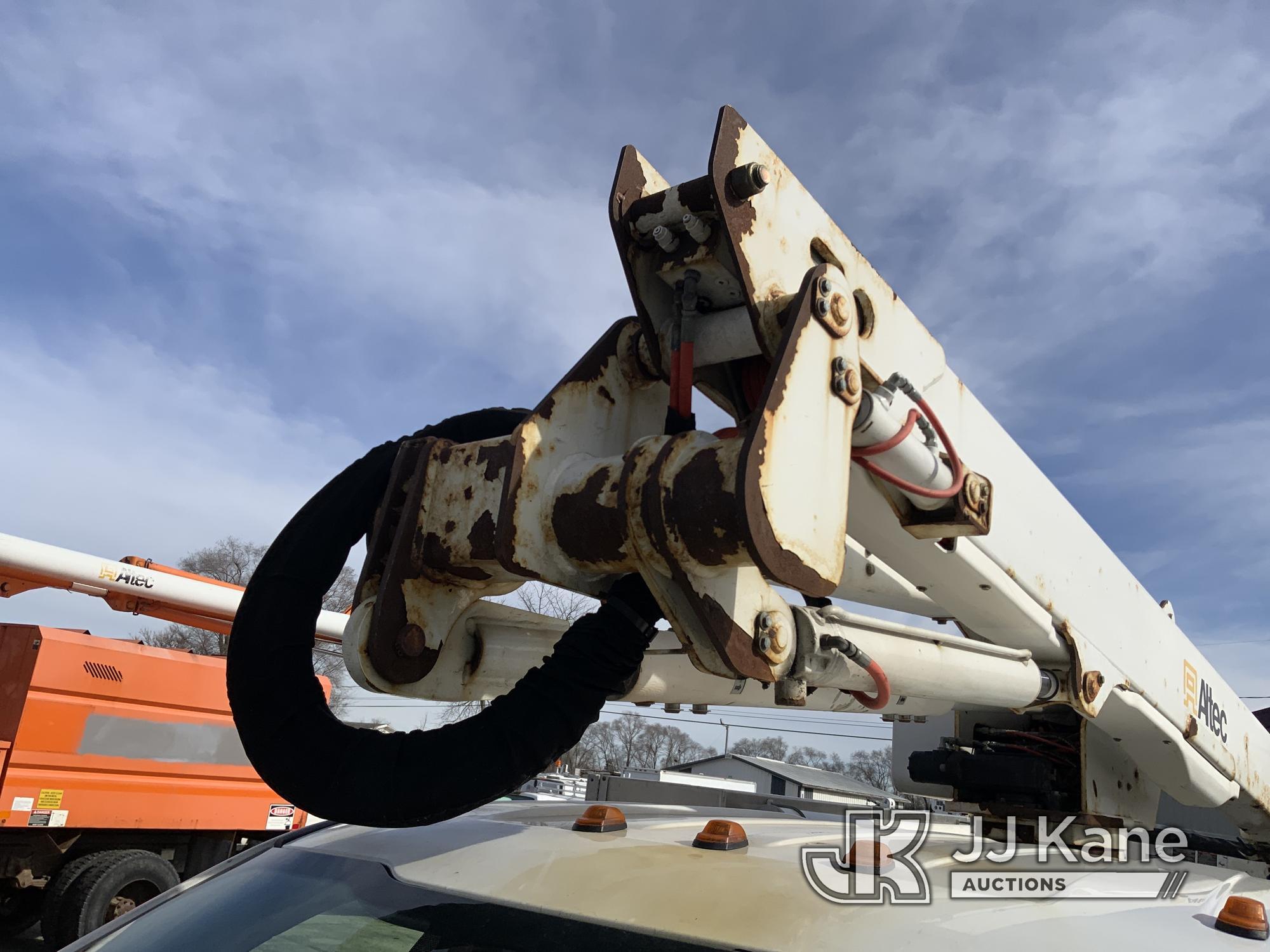 (South Beloit, IL) Altec AT40G, Articulating & Telescopic Bucket Truck mounted behind cab on 2017 Fo