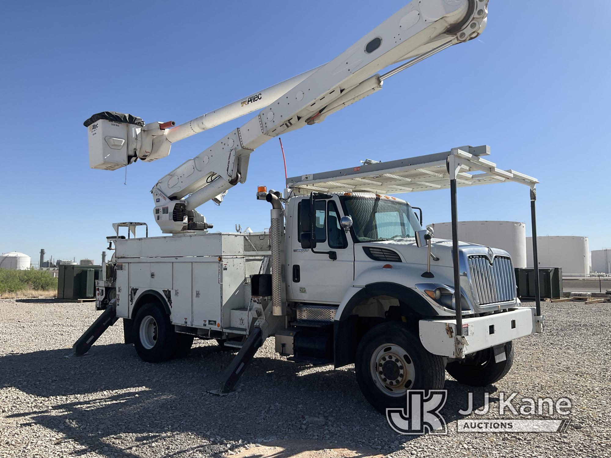 (El Paso, TX) Altec AM55-E, Over-Center Material Handling Bucket Truck rear mounted on 2008 Internat