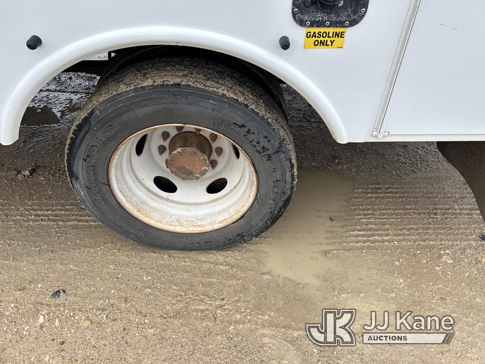 (Waxahachie, TX) Altec AT200-A, Telescopic Non-Insulated Bucket Truck mounted behind cab on 2015 For