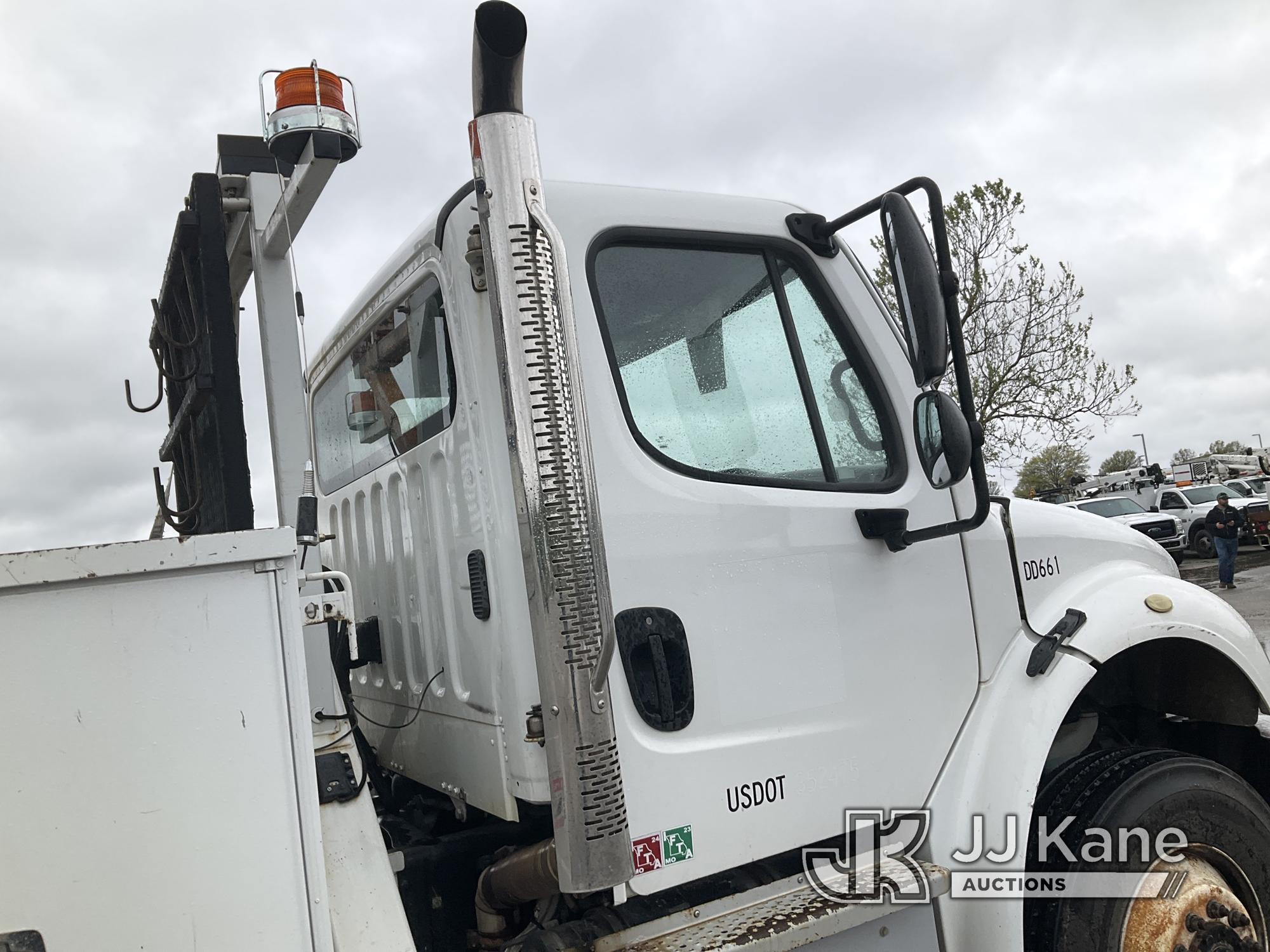 (Kansas City, MO) Altec DC47-TR, Digger Derrick rear mounted on 2014 Freightliner M2 106 4x4 Utility