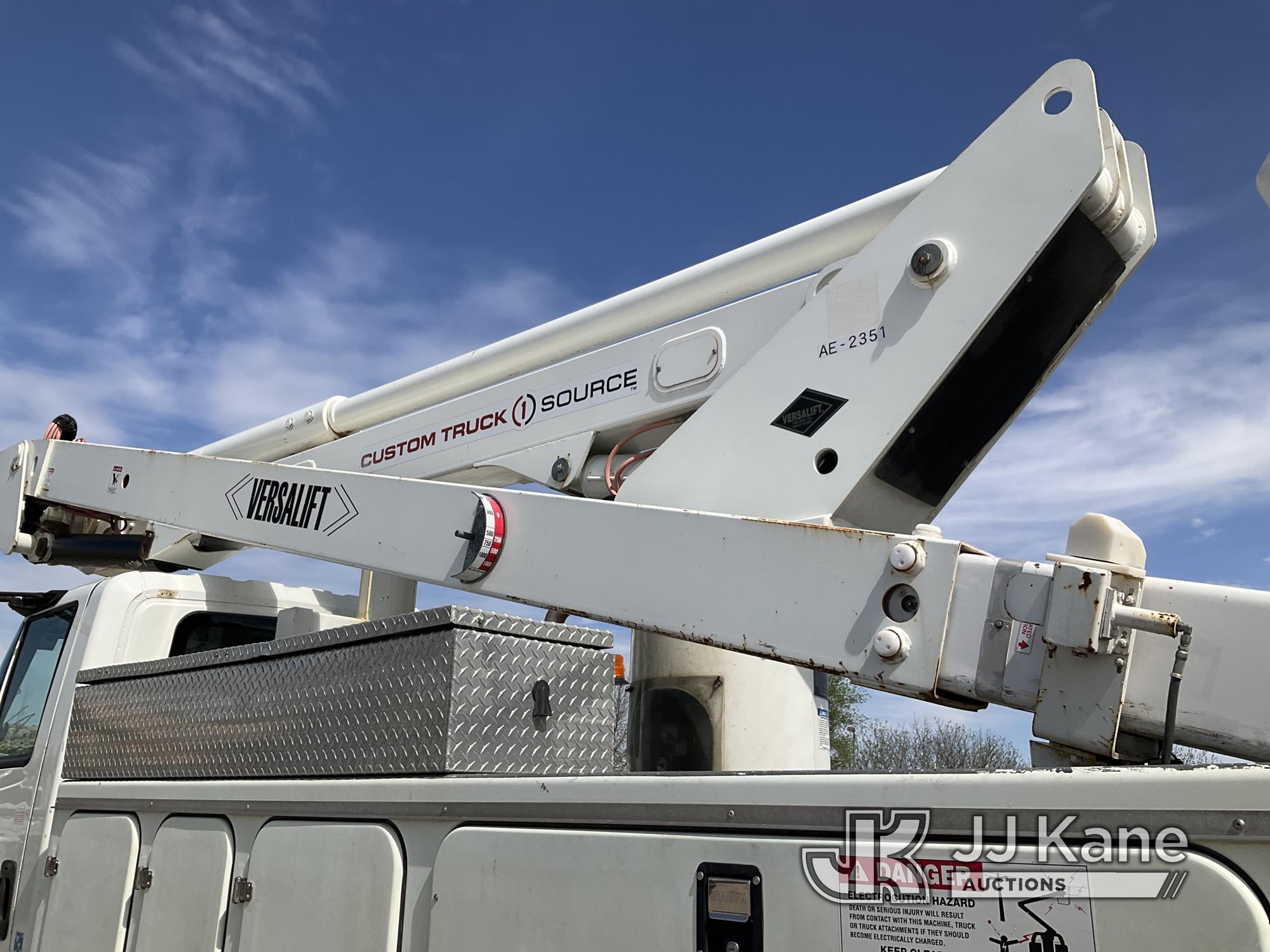 (Kansas City, MO) Versalift VST6000, Articulating & Telescopic Material Handling Bucket Truck center