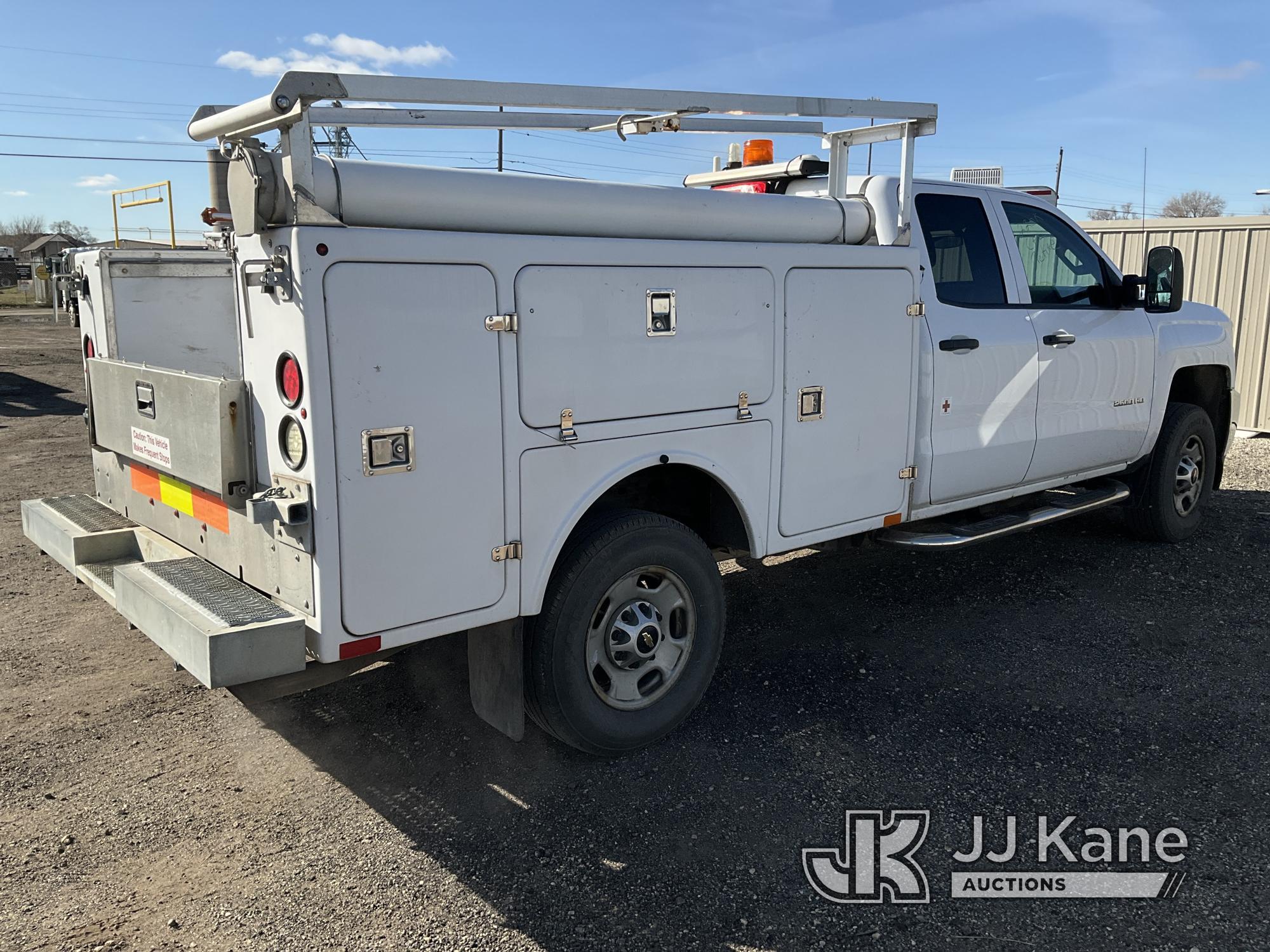 (South Beloit, IL) 2015 Chevrolet Silverado 2500HD Extended-Cab Service Truck Runs, Moves, Body dama