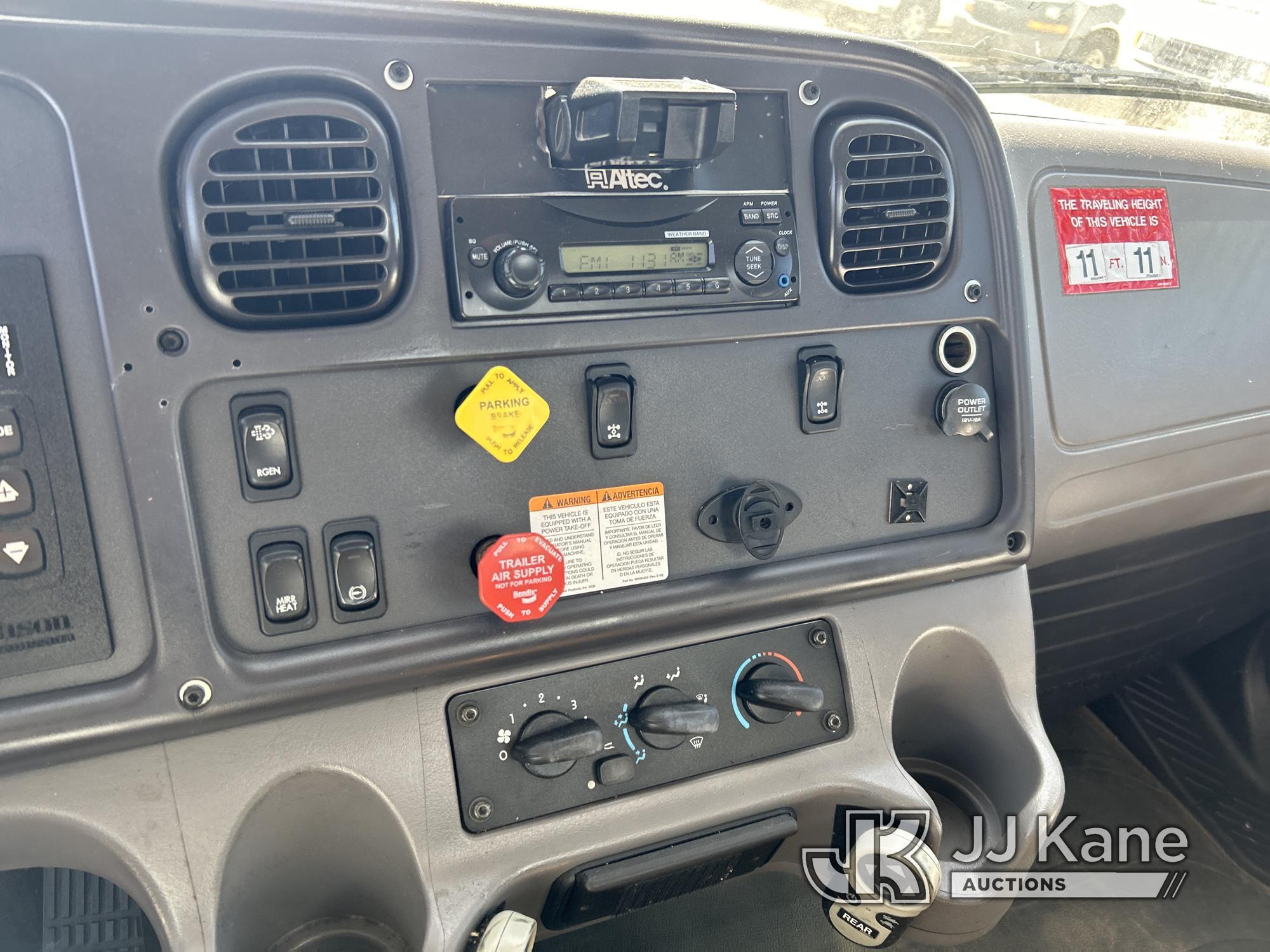 (Waxahachie, TX) Altec D3055-TR, Digger Derrick rear mounted on 2015 Freightliner M2 106 T/A Flatbed