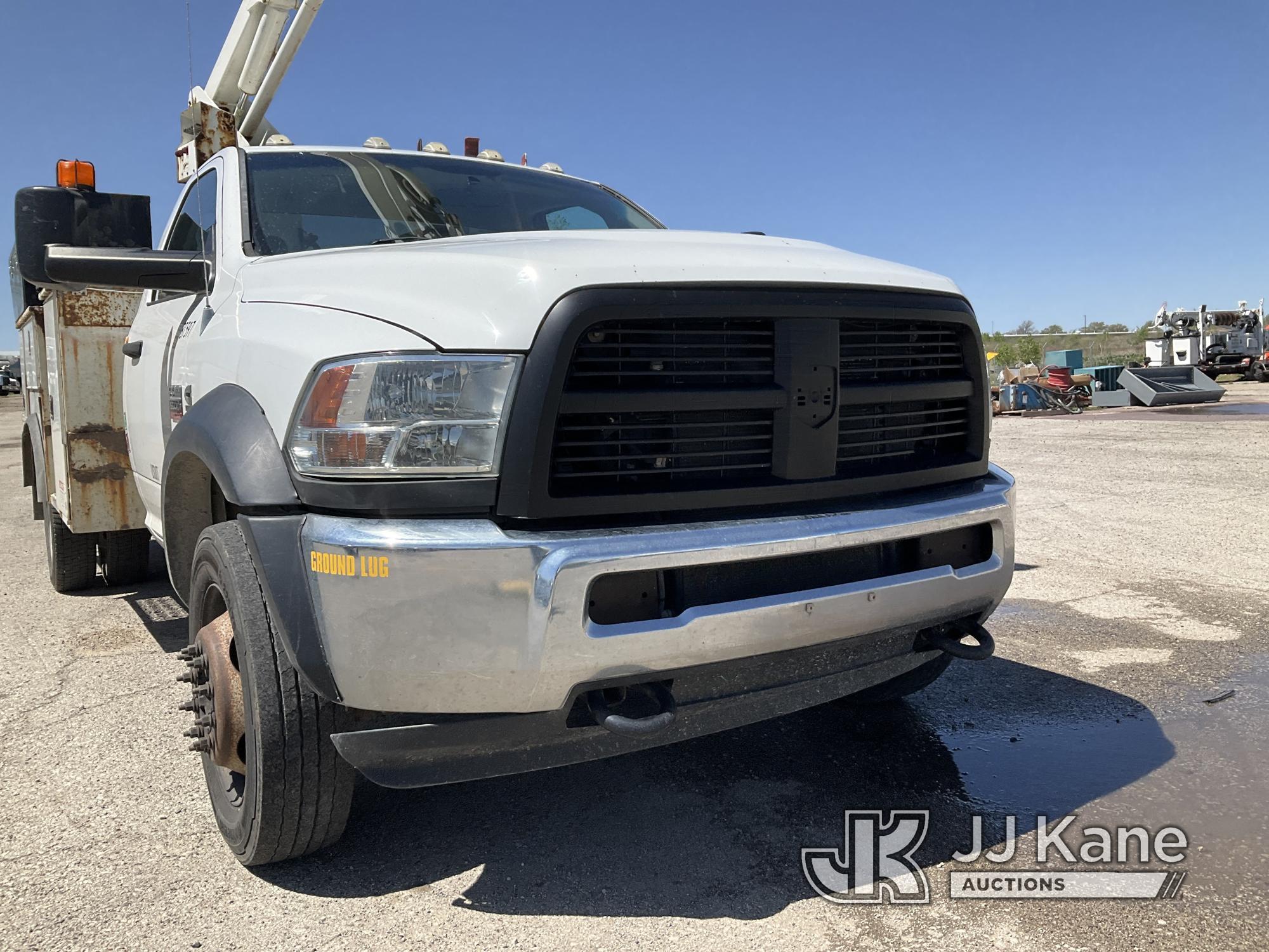 (Kansas City, MO) Versalift SST37, Articulating & Telescopic Bucket center mounted on 2012 Dodge 550