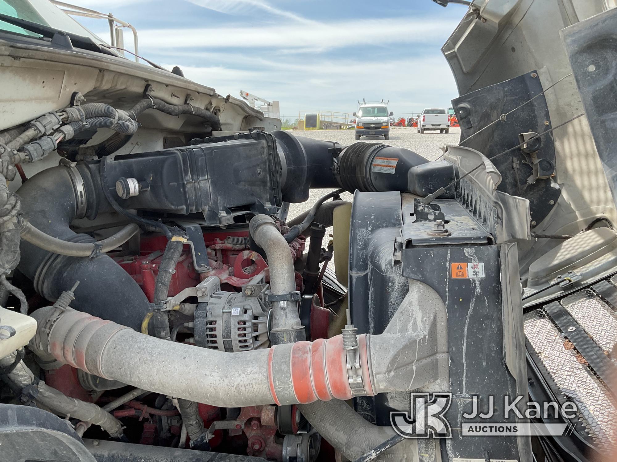 (Hawk Point, MO) Altec LR760E70, Over-Center Elevator Bucket mounted behind cab on 2013 Ford F750 Ch