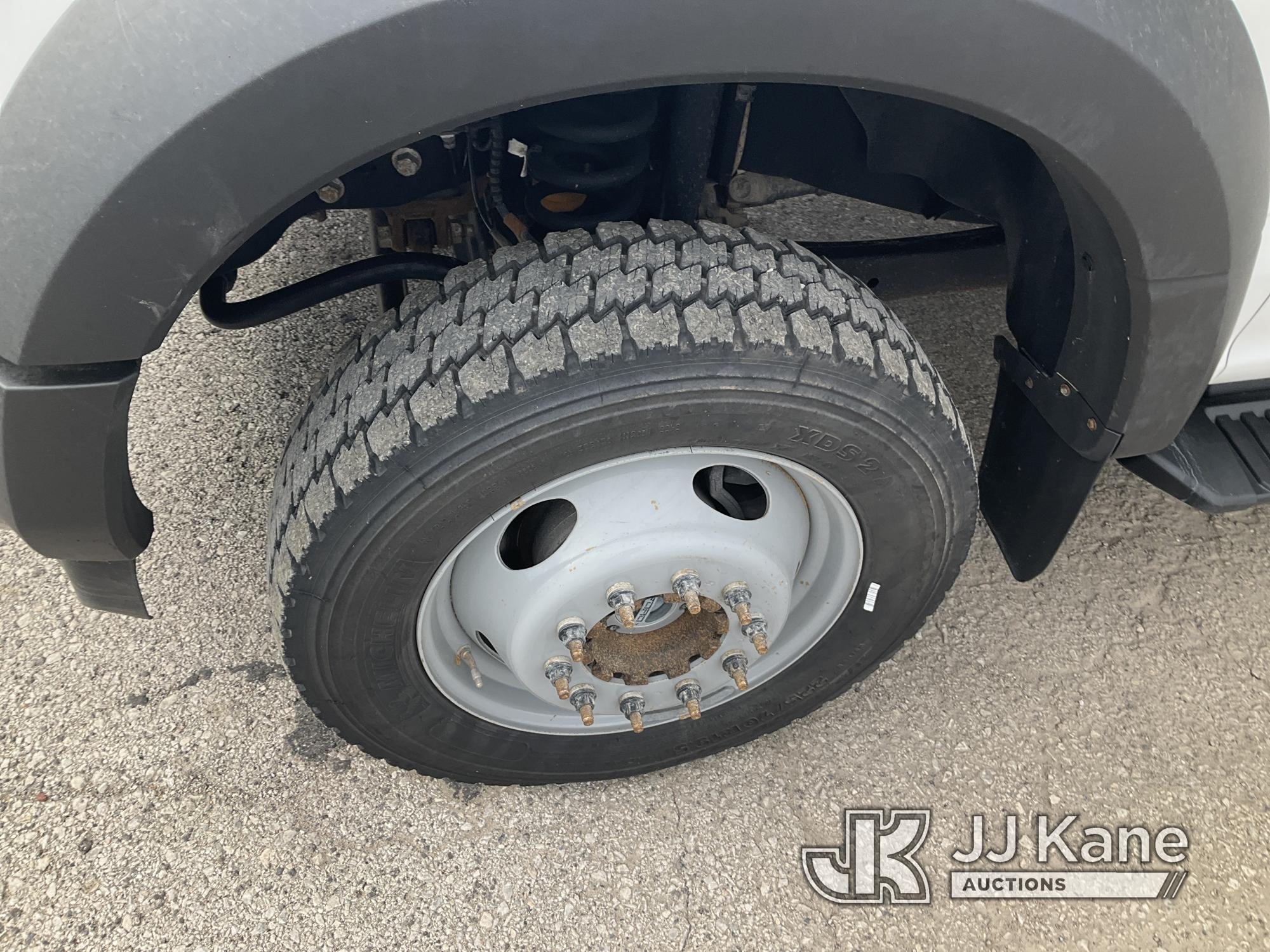 (Kansas City, MO) Altec AT37G, Articulating & Telescopic Bucket mounted behind cab on 2017 Ford F550