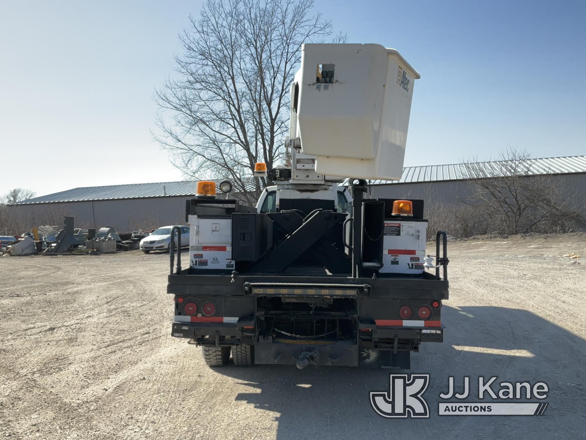 (Des Moines, IA) Altec AA55E, Bucket Truck rear mounted on 2009 Ford F750 Utility Truck Runs, Moves)