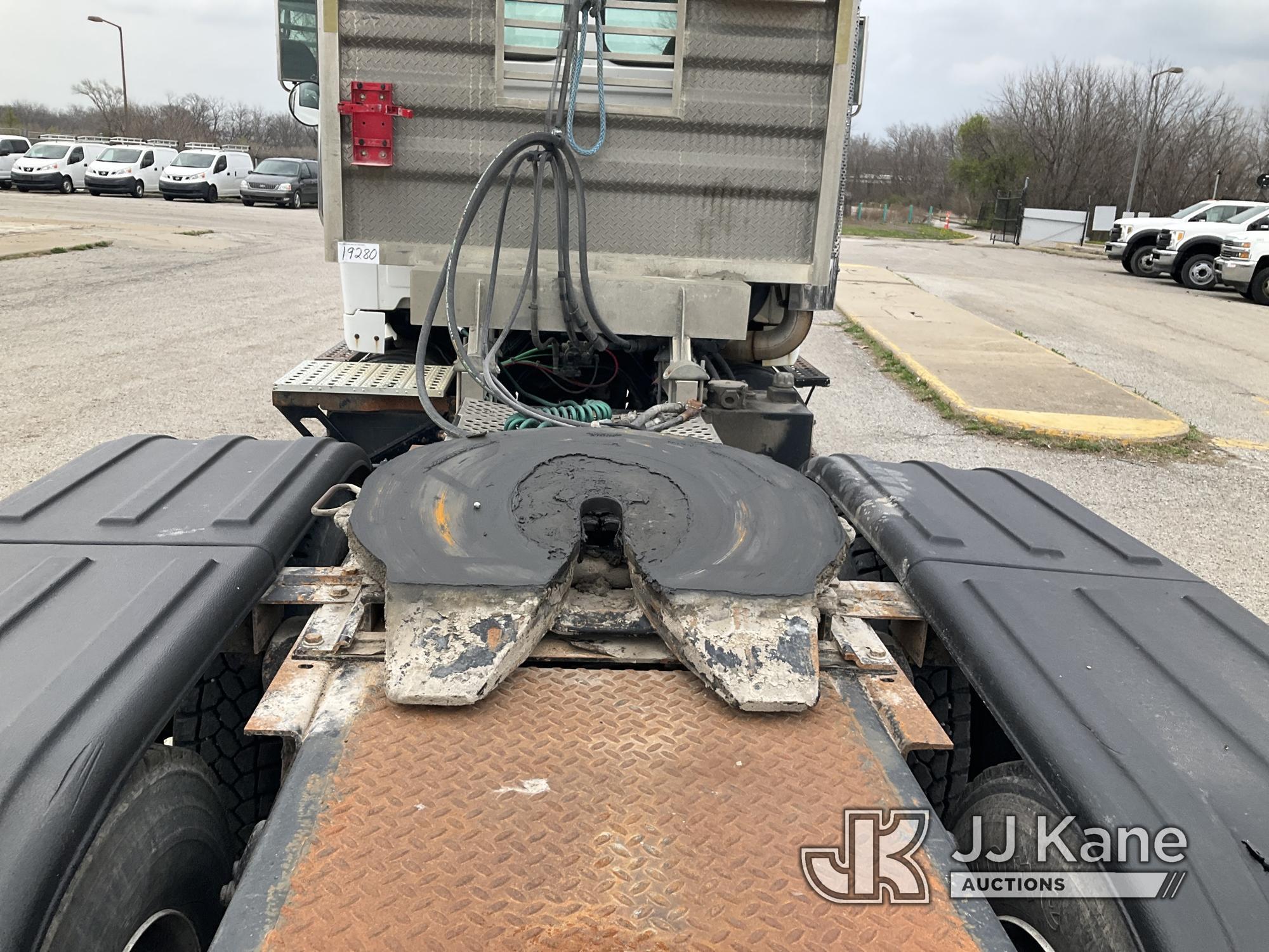 (Kansas City, MO) 2001 Sterling LT9500 T/A Truck Tractor Runs & Moves) (Anti-Lock Light On The Dash,