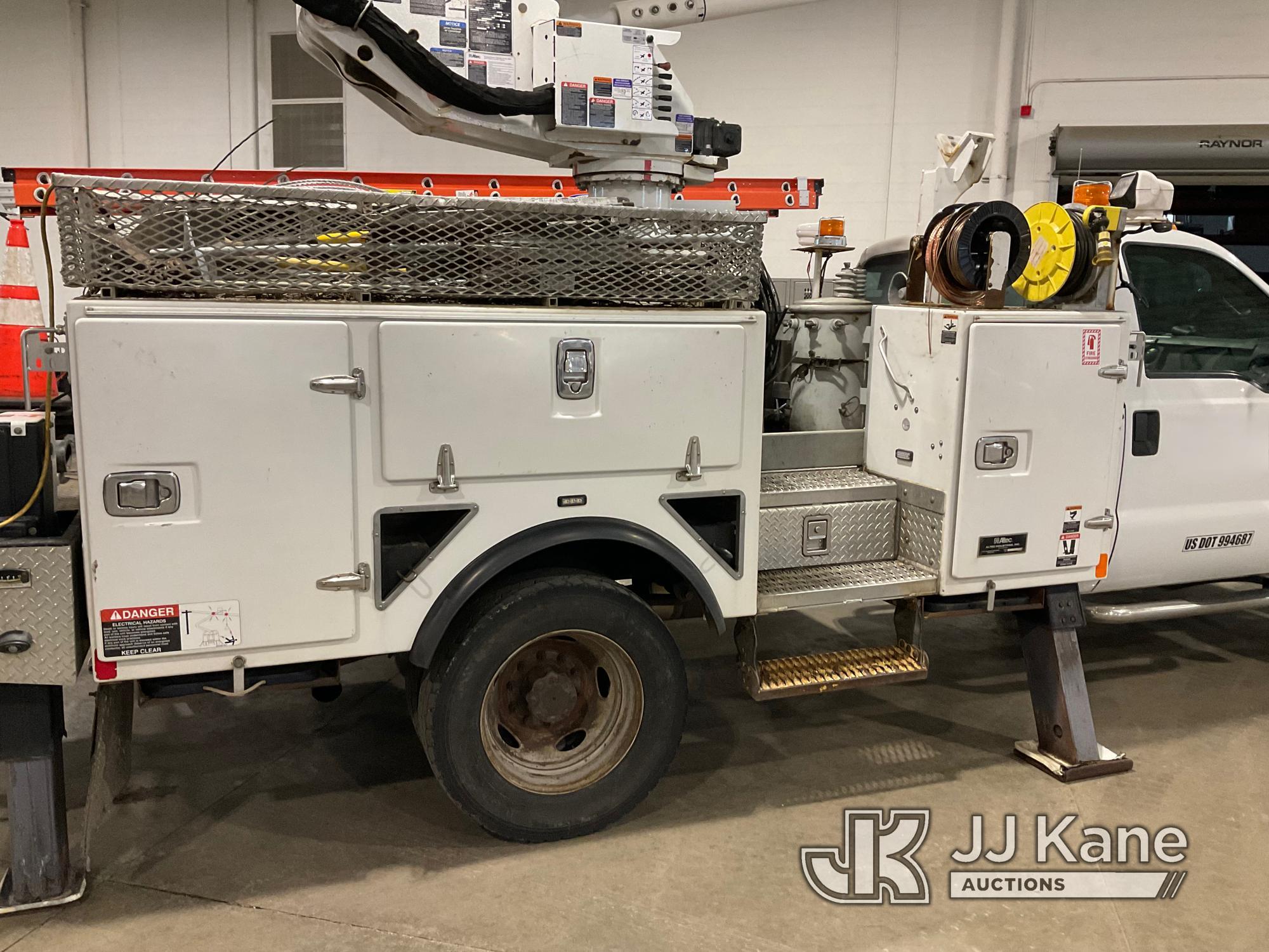 (South Beloit, IL) Altec AT48M, Articulating & Telescopic Material Handling Bucket Truck center moun