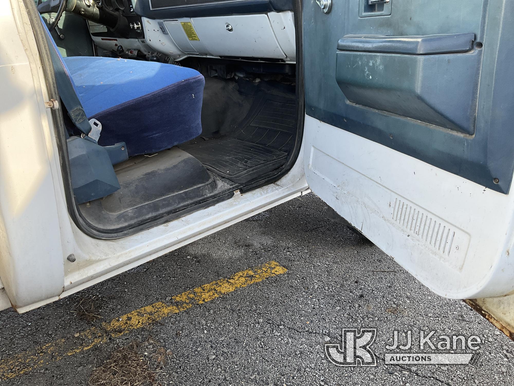 (Kansas City, MO) LIFT-ALL LAH30FB, Bucket Truck mounted behind cab on 1985 GMC K3500 4X4 Service Tr