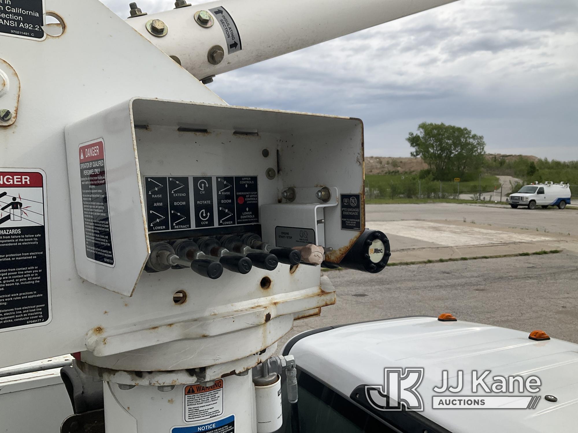 (Kansas City, MO) Altec AT37G, Articulating & Telescopic Bucket mounted behind cab on 2017 Ford F550