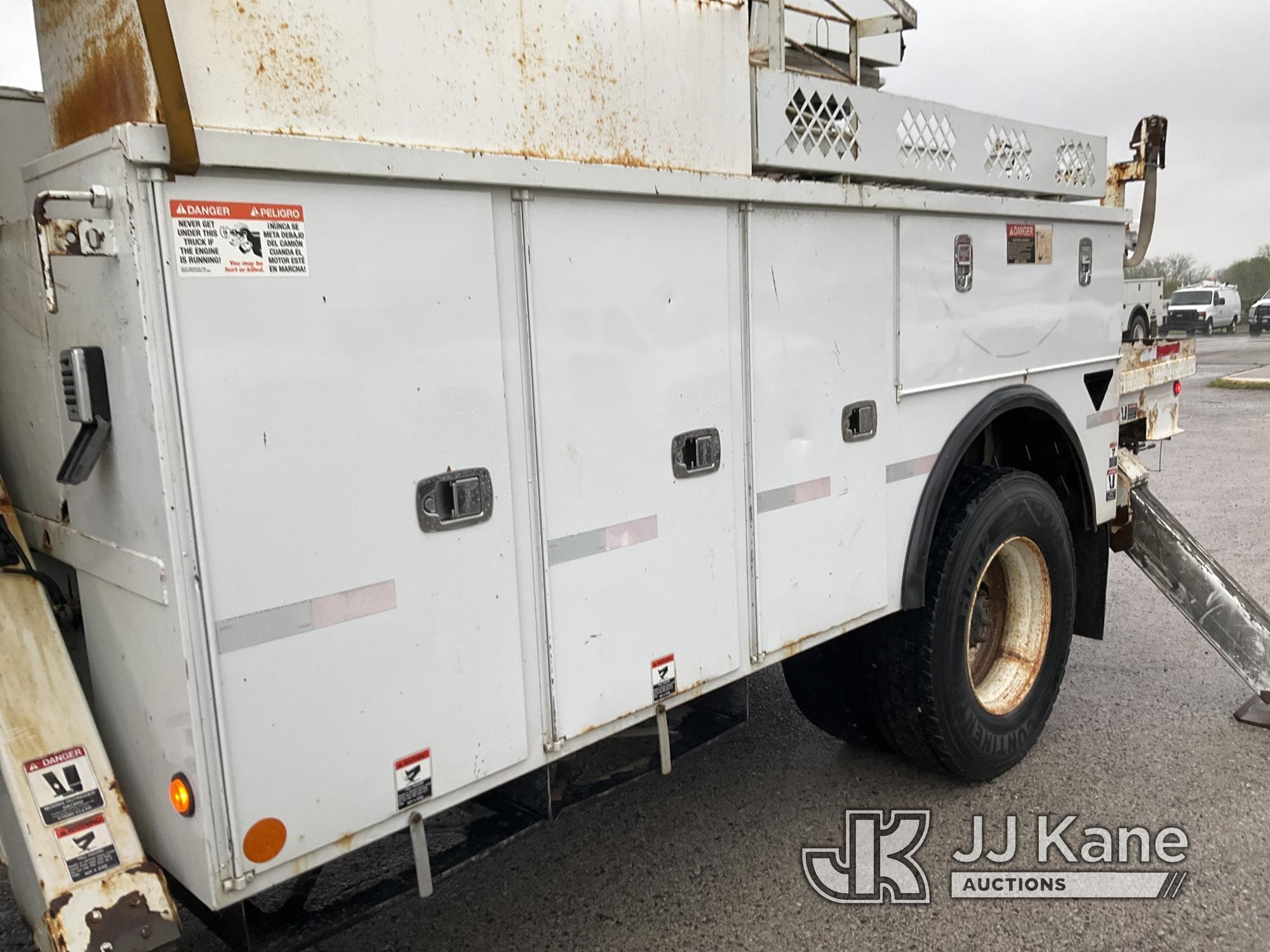 (Kansas City, MO) Altec DC47-TR, Digger Derrick rear mounted on 2014 Freightliner M2 106 Utility Tru