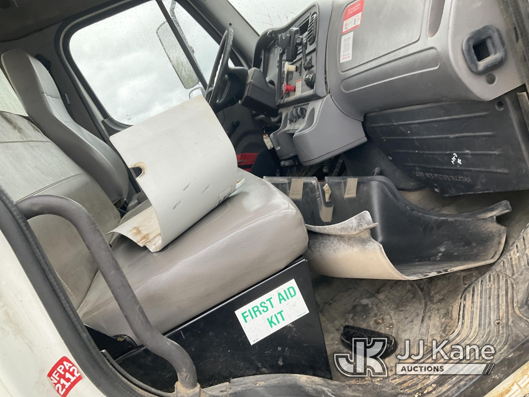 (Kansas City, MO) Altec DC47-TR, Digger Derrick rear mounted on 2014 Freightliner M2 106 4x4 Utility