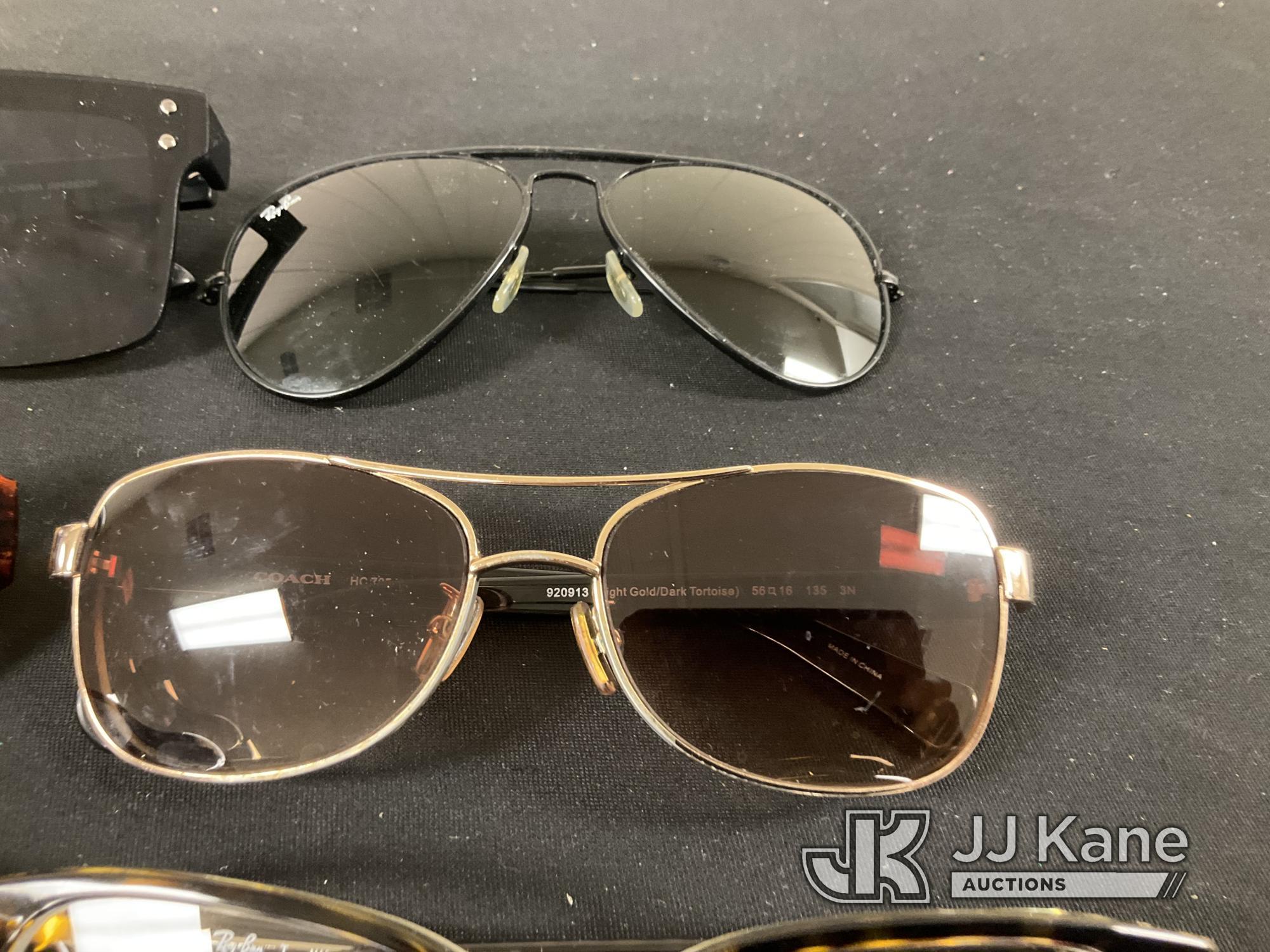 (Jurupa Valley, CA) Sunglasses | authenticity unknown | (Used) NOTE: This unit is being sold AS IS/W