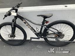 (Jurupa Valley, CA) Trek Bike (Used) NOTE: This unit is being sold AS IS/WHERE IS via Timed Auction
