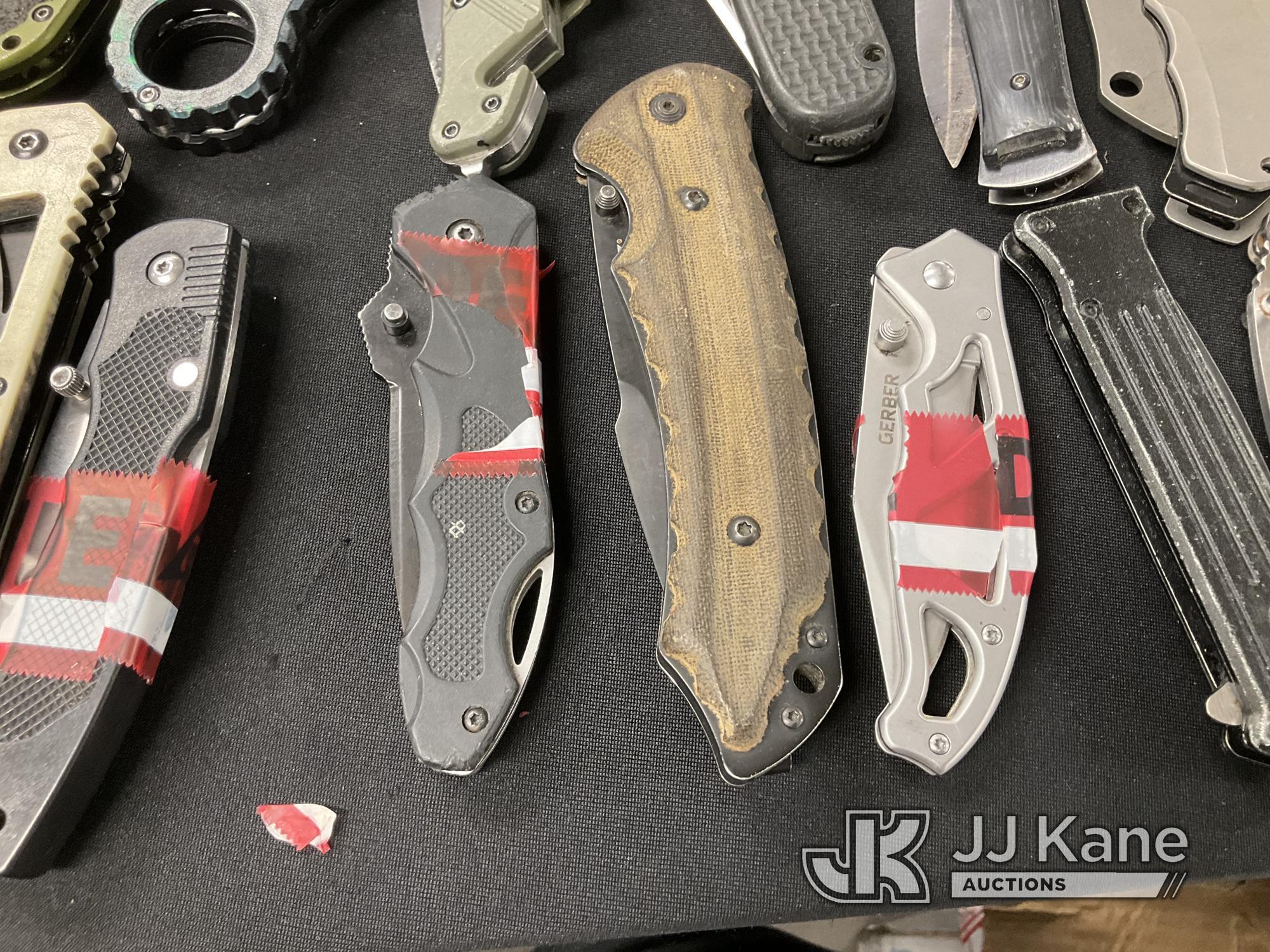 (Jurupa Valley, CA) Knives (Used) NOTE: This unit is being sold AS IS/WHERE IS via Timed Auction and