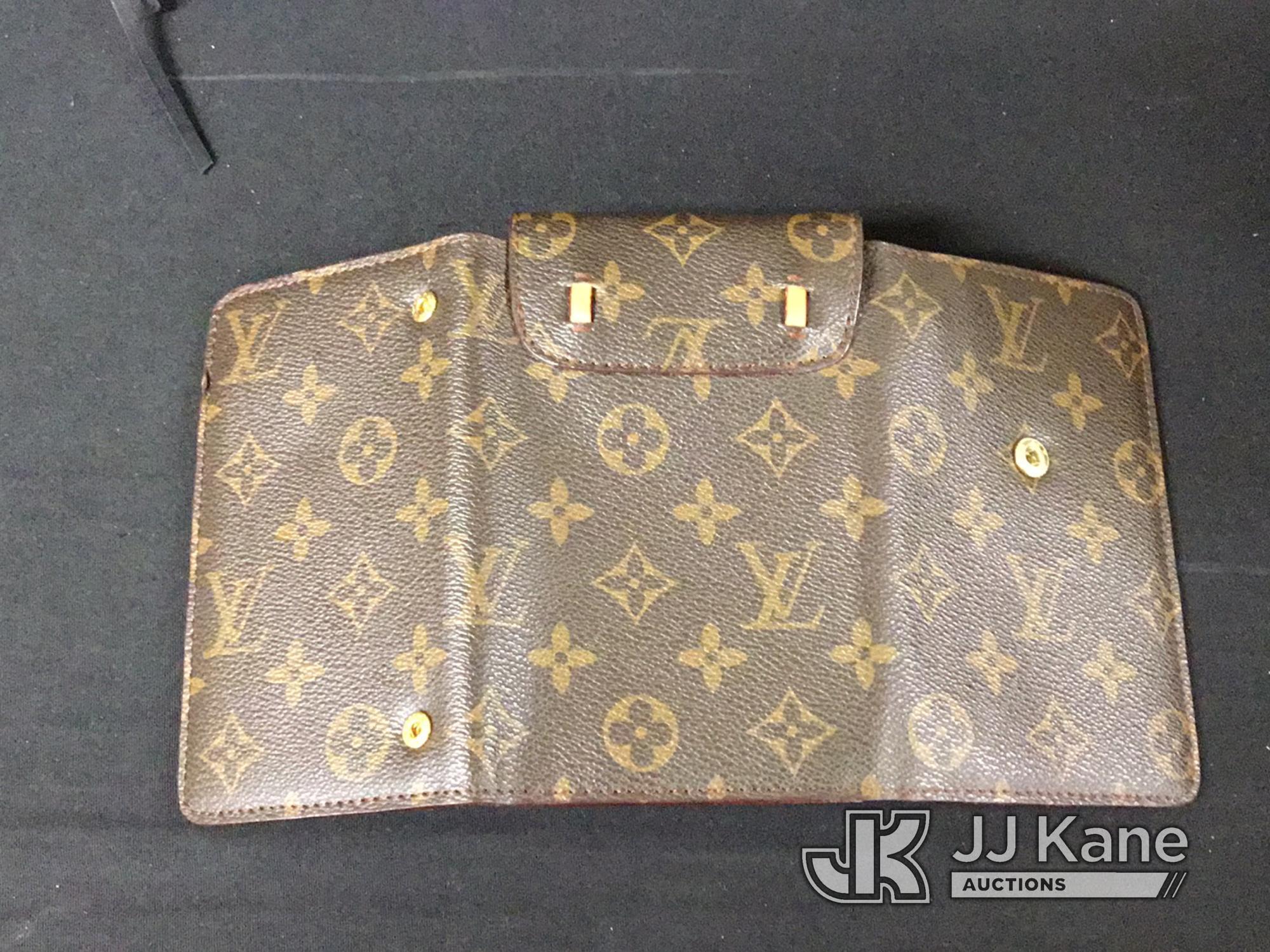 (Jurupa Valley, CA) Purses | wallet | authenticity unknown (Used) NOTE: This unit is being sold AS I