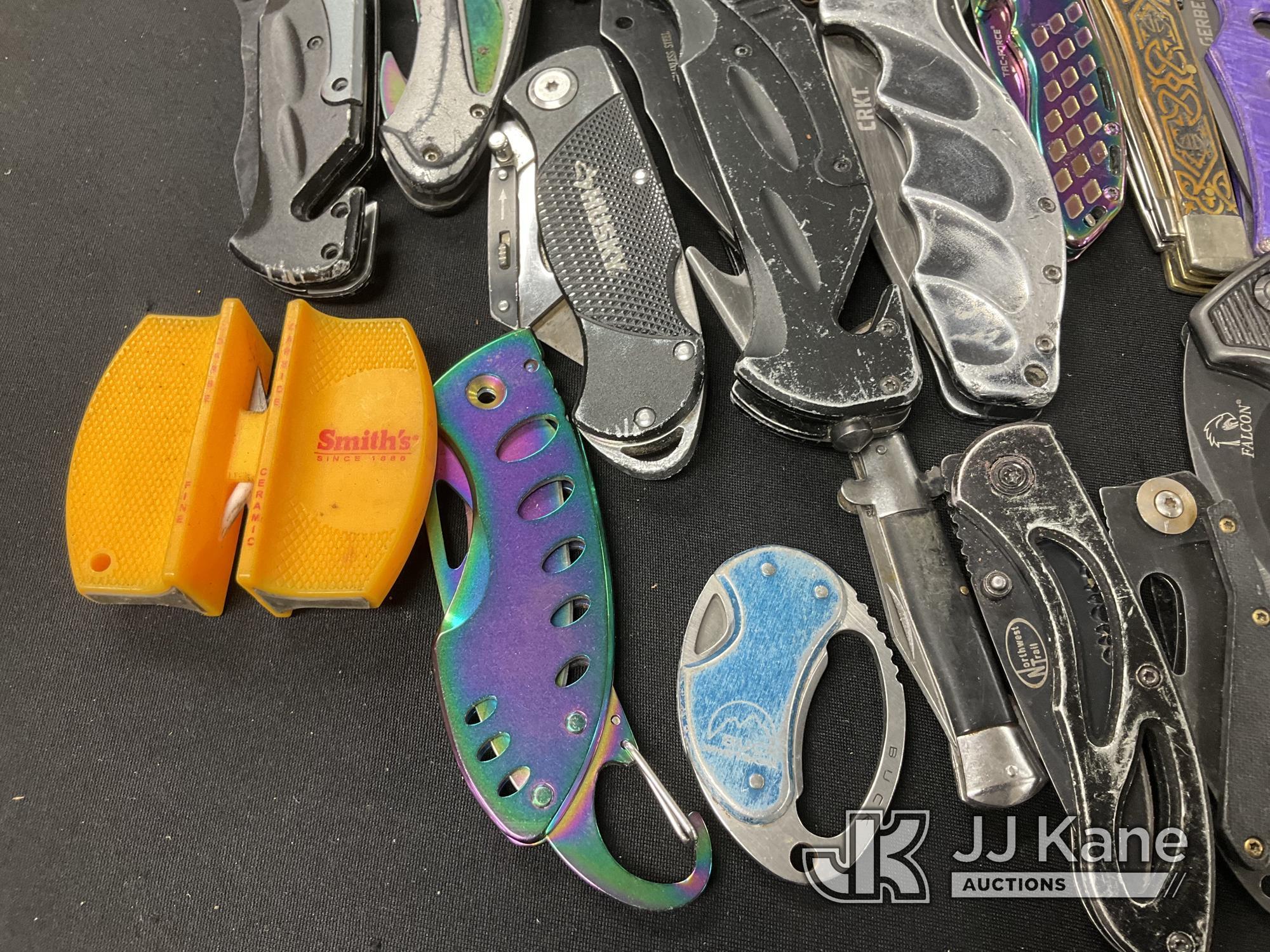 (Jurupa Valley, CA) Knives (Used) NOTE: This unit is being sold AS IS/WHERE IS via Timed Auction and