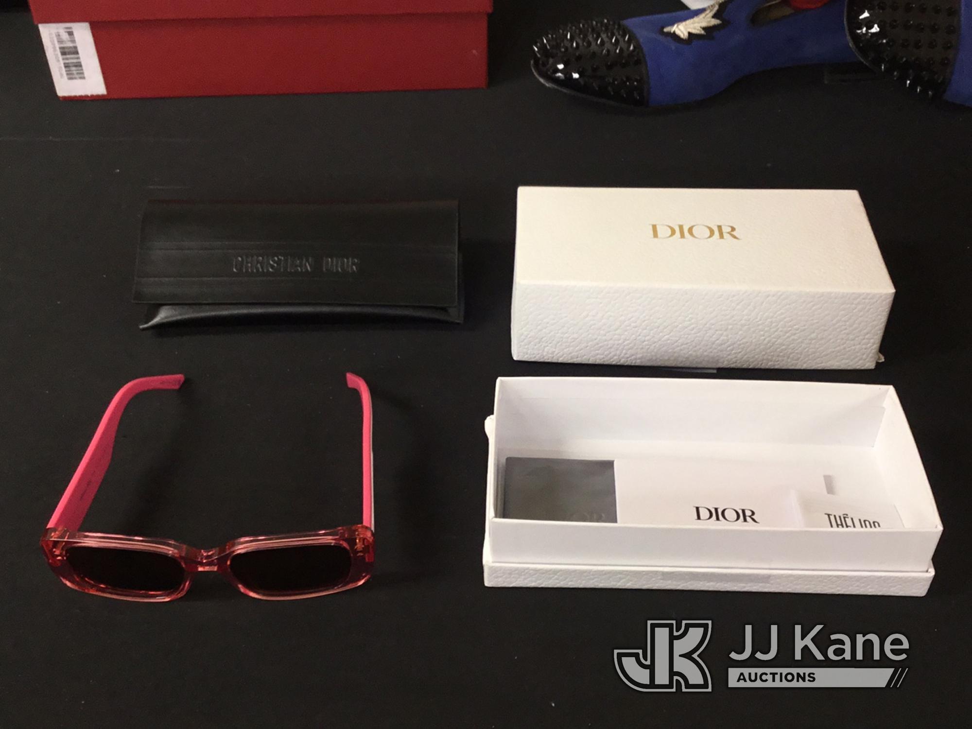 (Jurupa Valley, CA) Sunglasses | authenticity unknown (New) NOTE: This unit is being sold AS IS/WHER