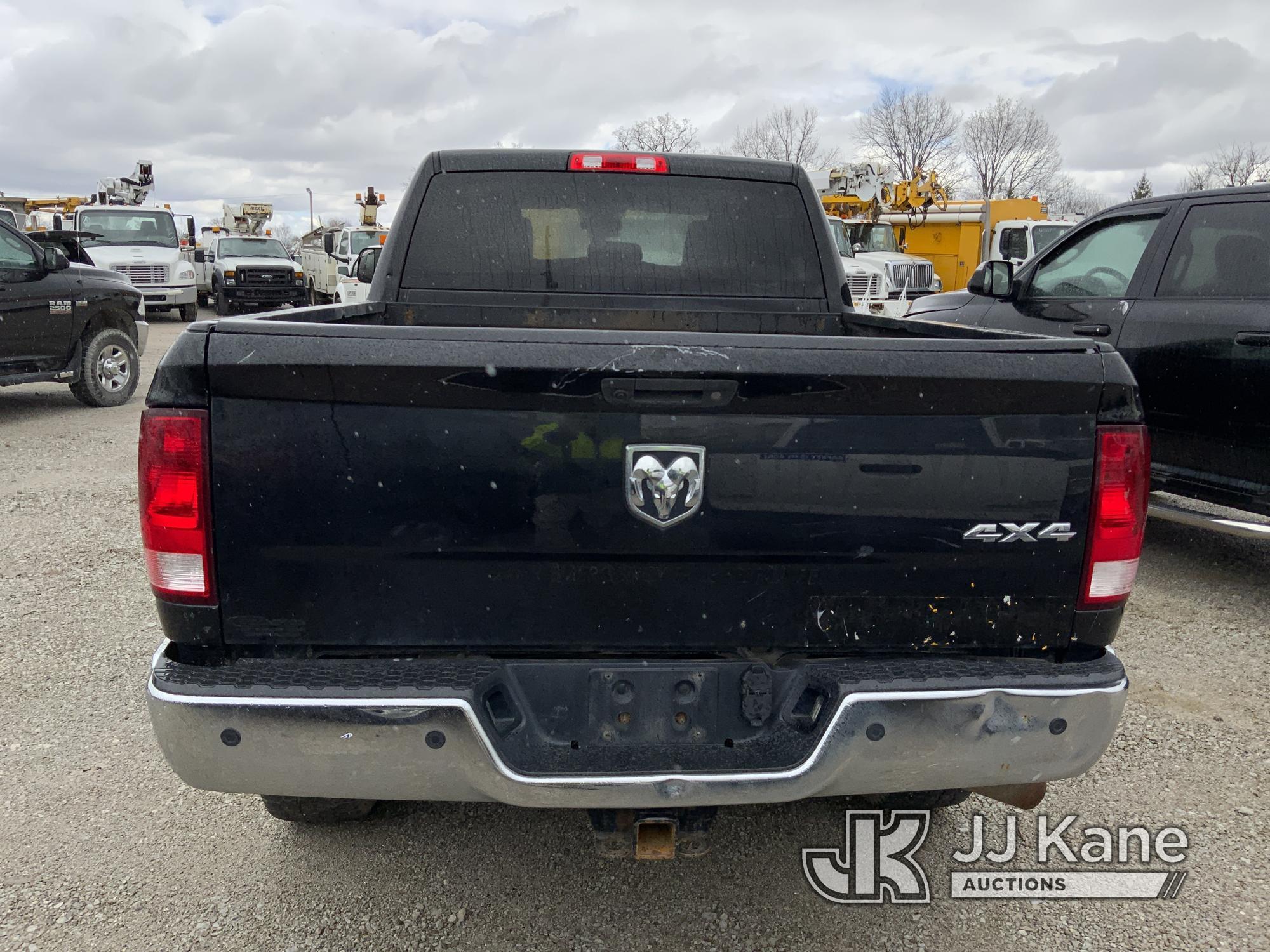 (Fort Wayne, IN) 2017 RAM 2500 4x4 Crew-Cab Pickup Truck Not Running, Condition Unknown, Engine Apar