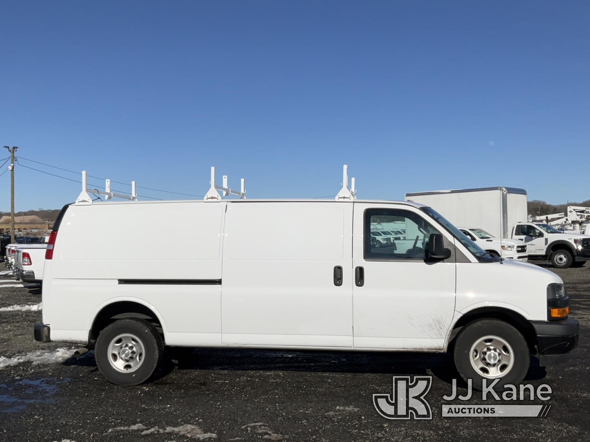 (Kings Park, NY) 2022 Chevrolet Express G2500 Extended Cargo Van Runs & Moves) (Inspection and Remov