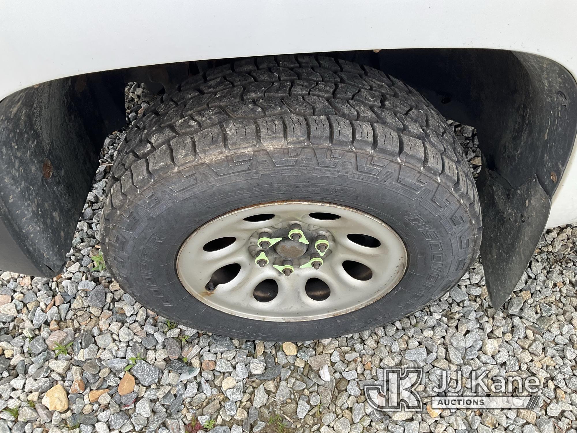 (Shrewsbury, MA) 2007 Chevrolet Silverado 1500 4x4 Extended-Cab Pickup Truck Runs) (Does Not Move, B