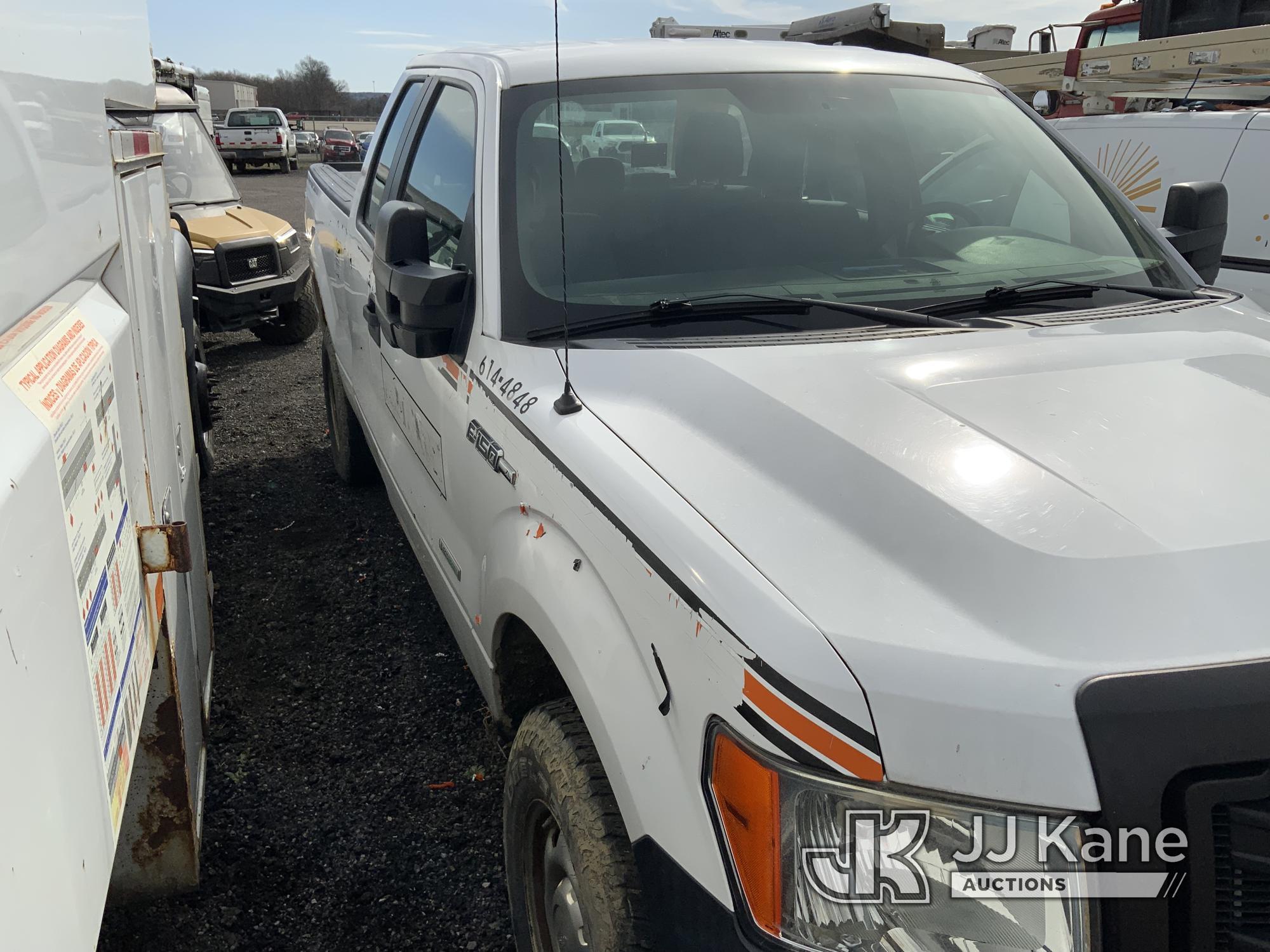 (Ashland, OH) 2016 Ford F250 4x4 Extended-Cab Pickup Truck Runs) (Will Not Move, Bad Transmission) (