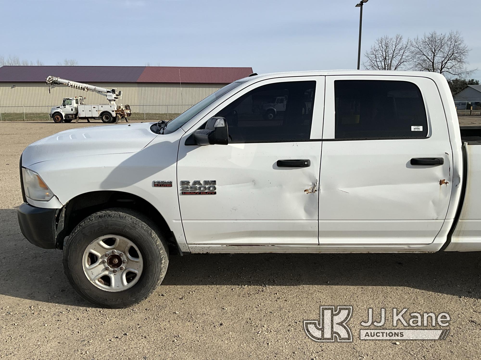 (Lowell, MI) 2014 RAM 2500 4x4 Crew-Cab Pickup Truck Runs & Moves) (Body Damage